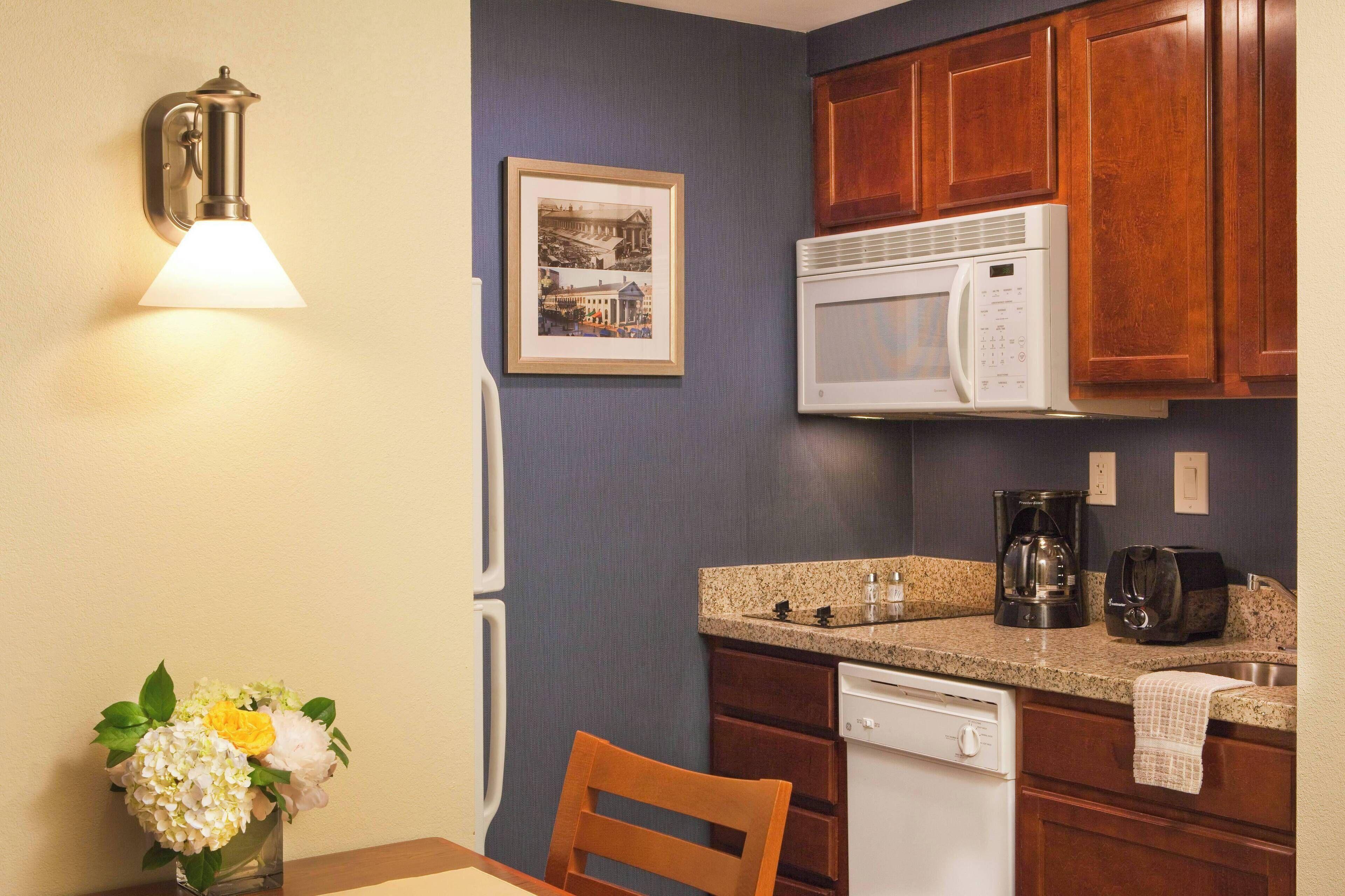 Hotel By Marriott Harbor On Tudor Wharf