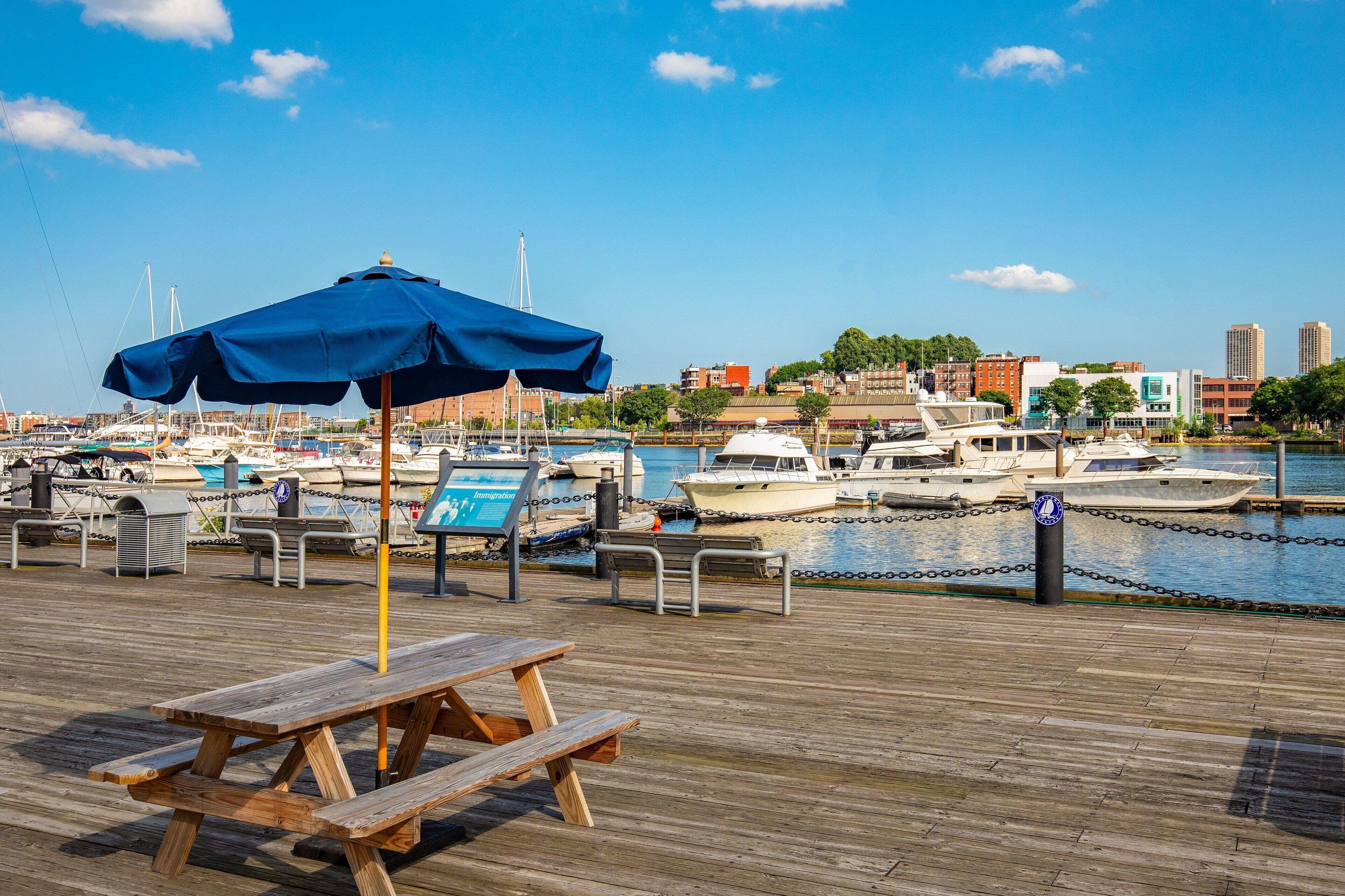 Hotel By Marriott Harbor On Tudor Wharf