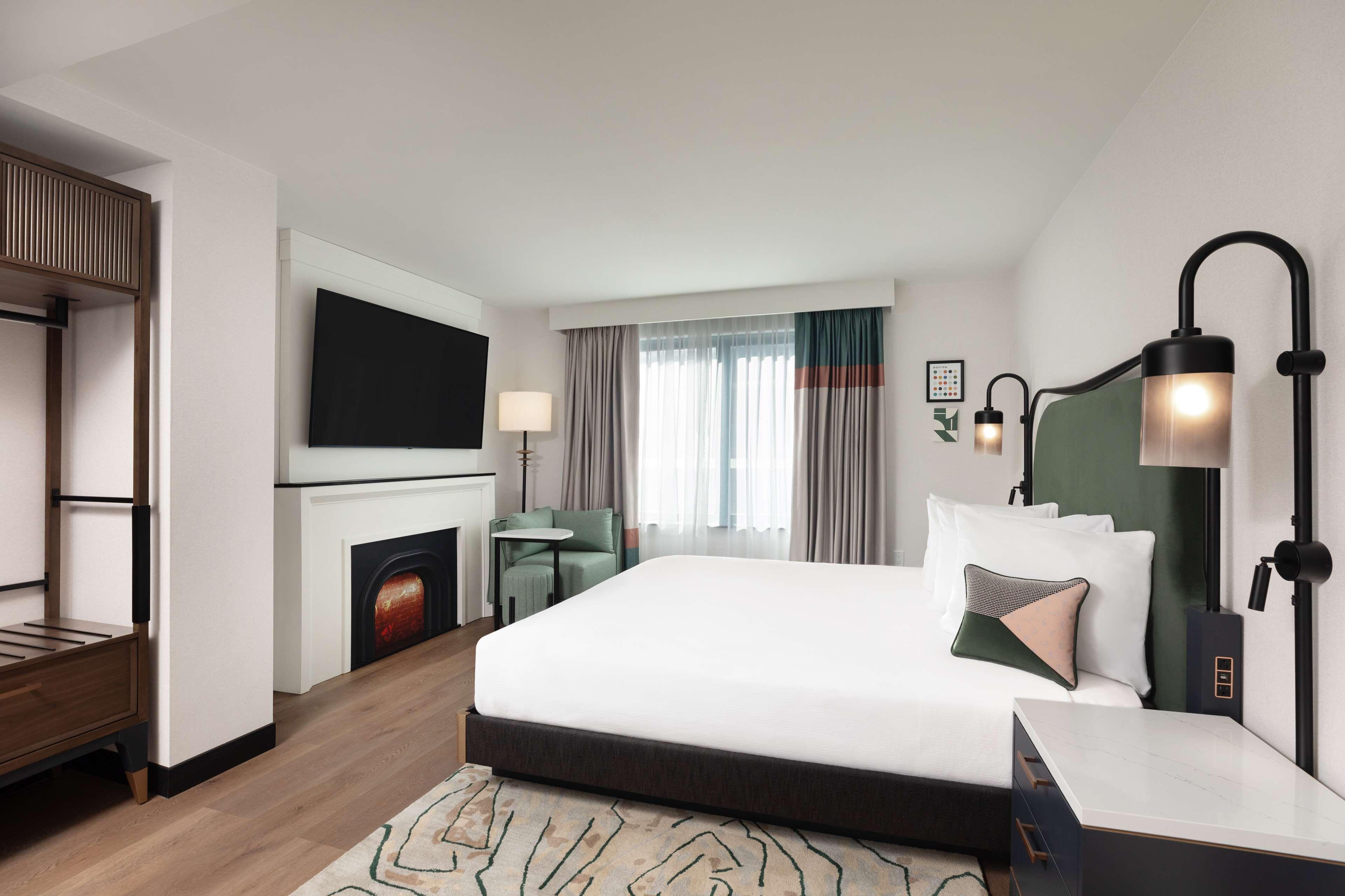 Pennyweight Boston, Curio Collection By Hilton Hotel Boston