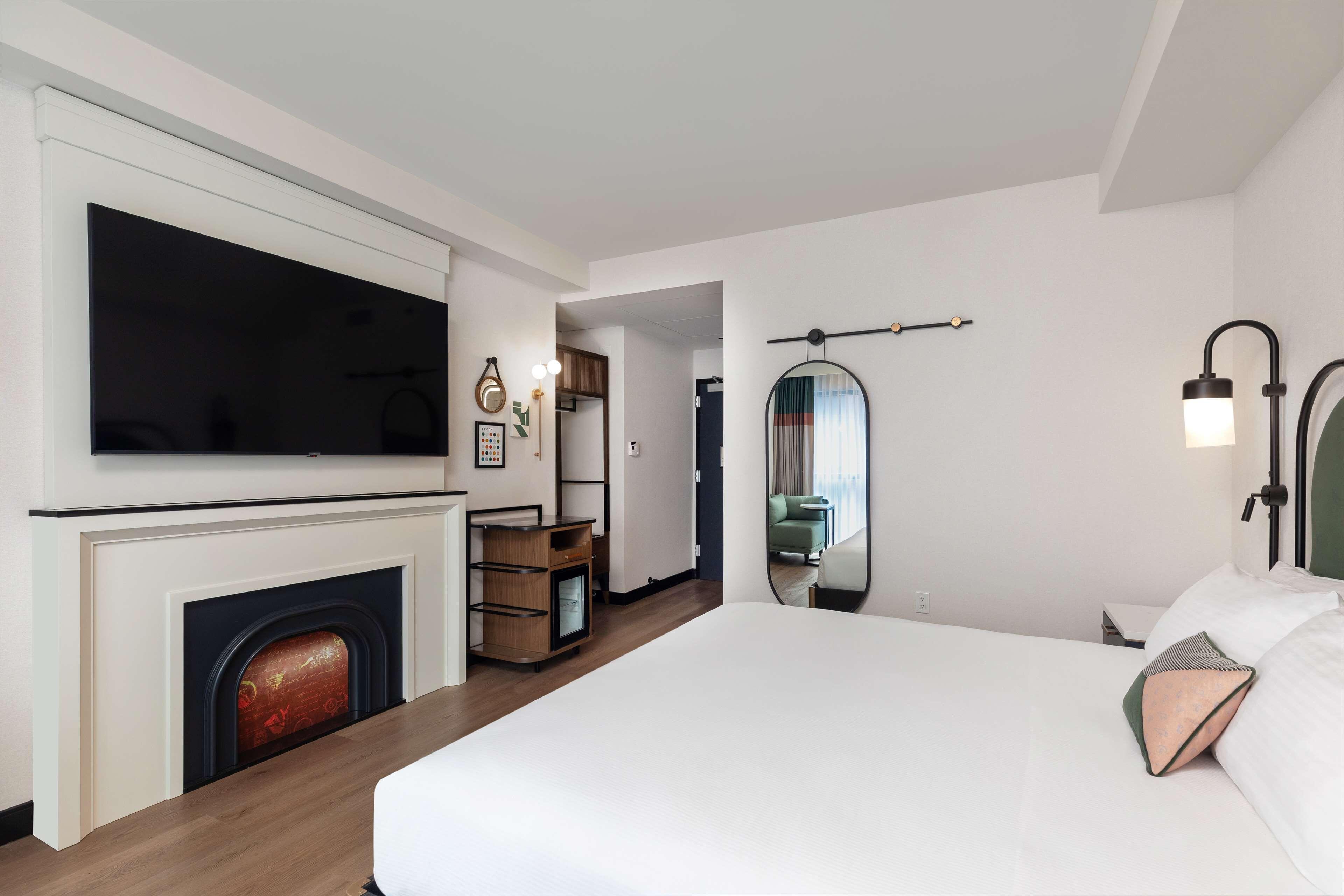 Pennyweight Boston, Curio Collection By Hilton Hotel Boston