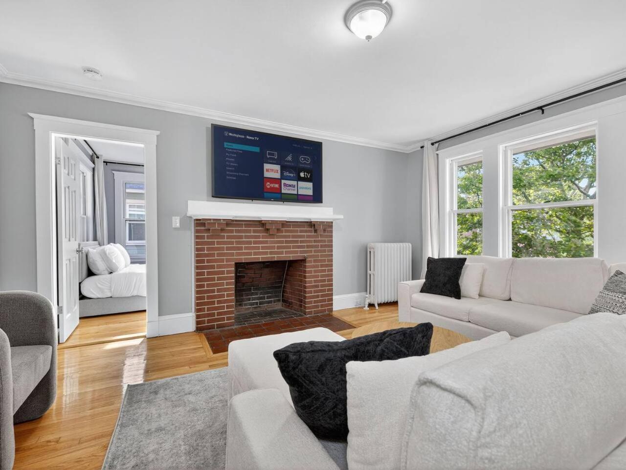 Vintage 5br In With Free Parking