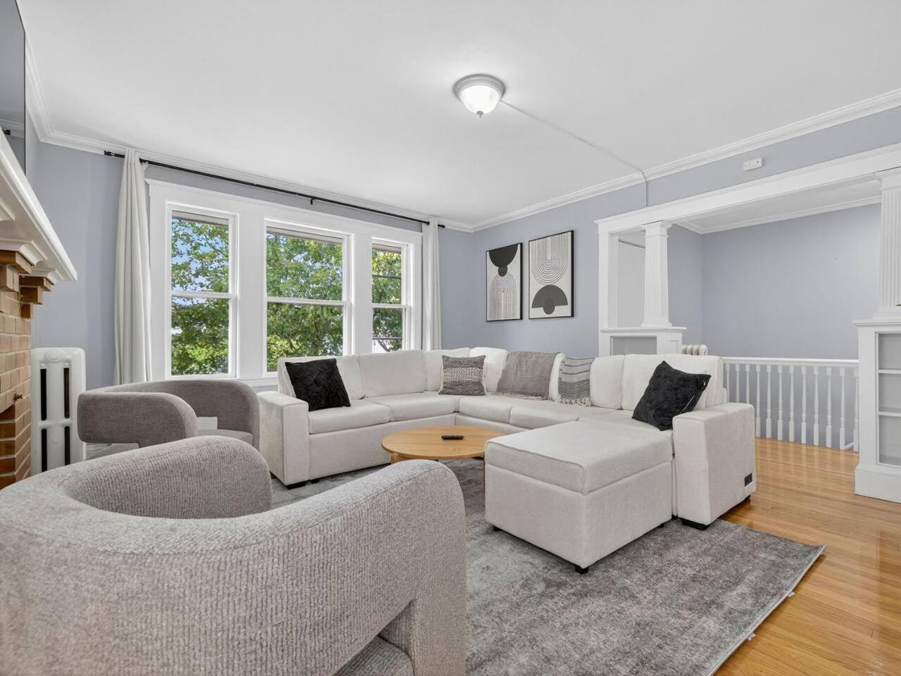 Vintage 5br In With Free Parking Apartment *