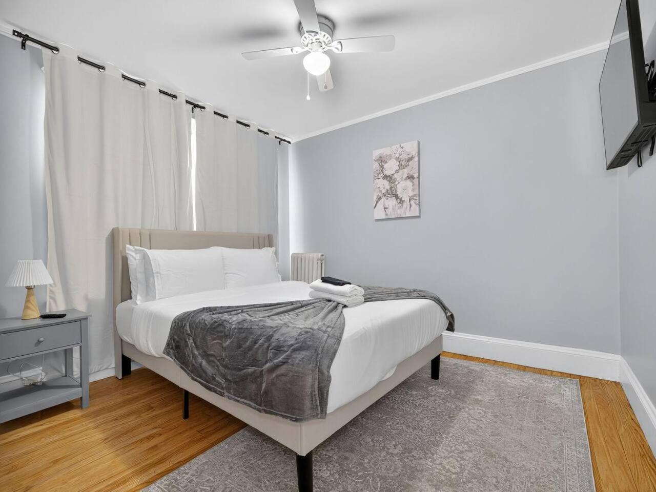 Vintage 5br In With Free Parking