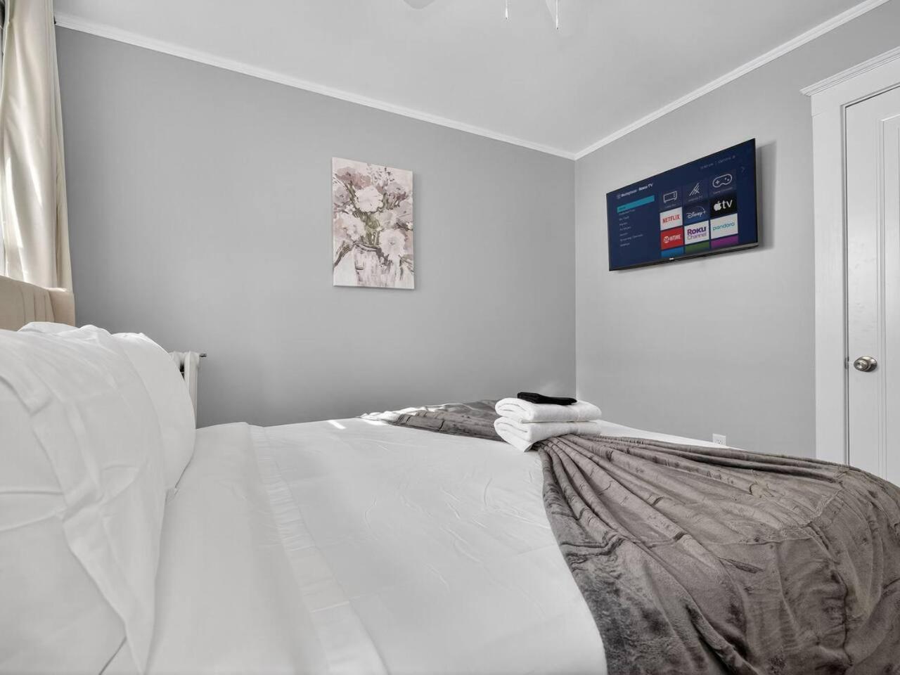 Vintage 5br In With Free Parking *