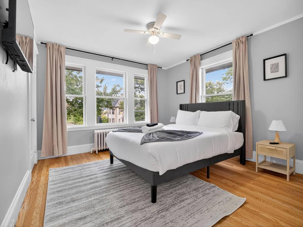 Vintage 5br In With Free Parking *