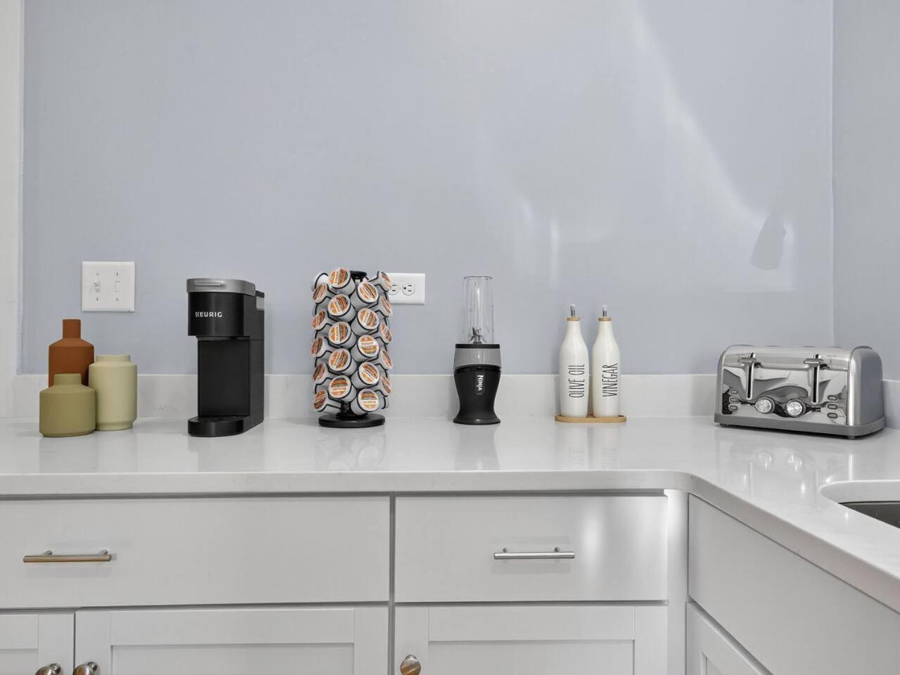 Vintage 5br In With Free Parking Boston