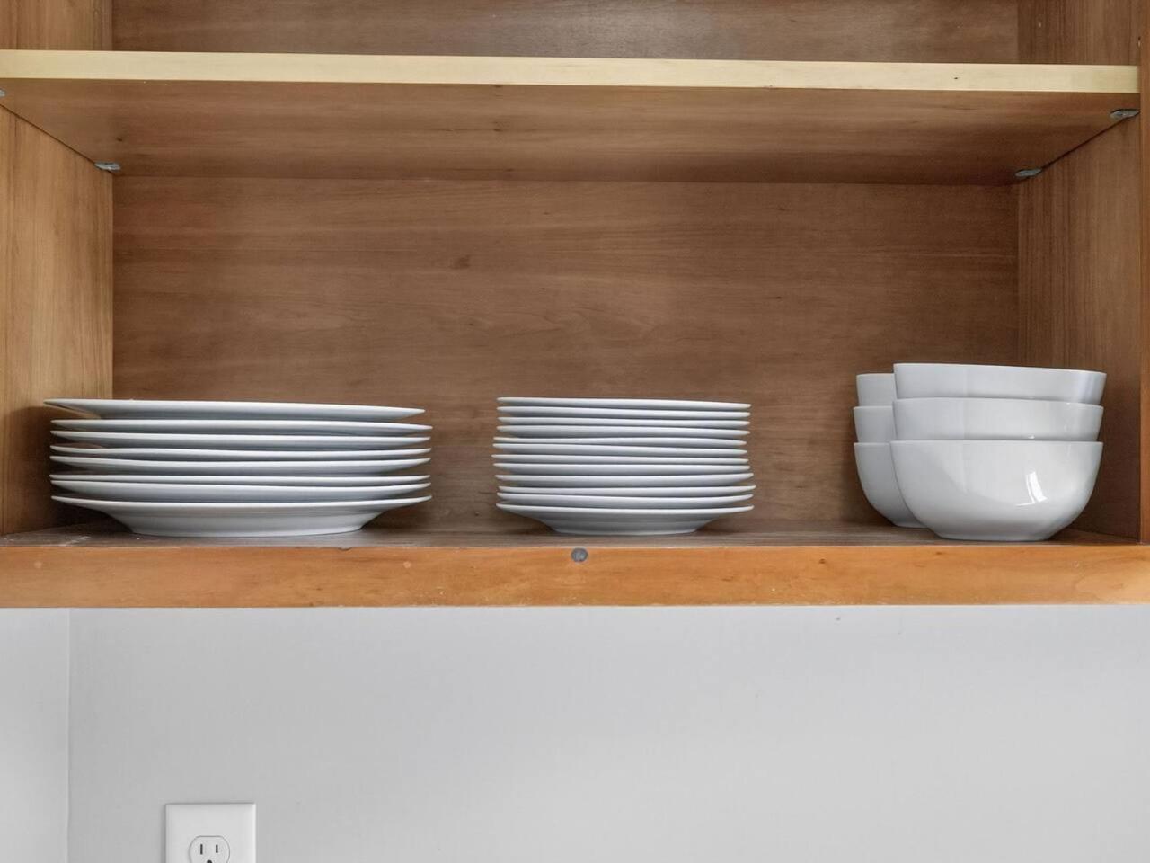 Vintage 5br In With Free Parking *