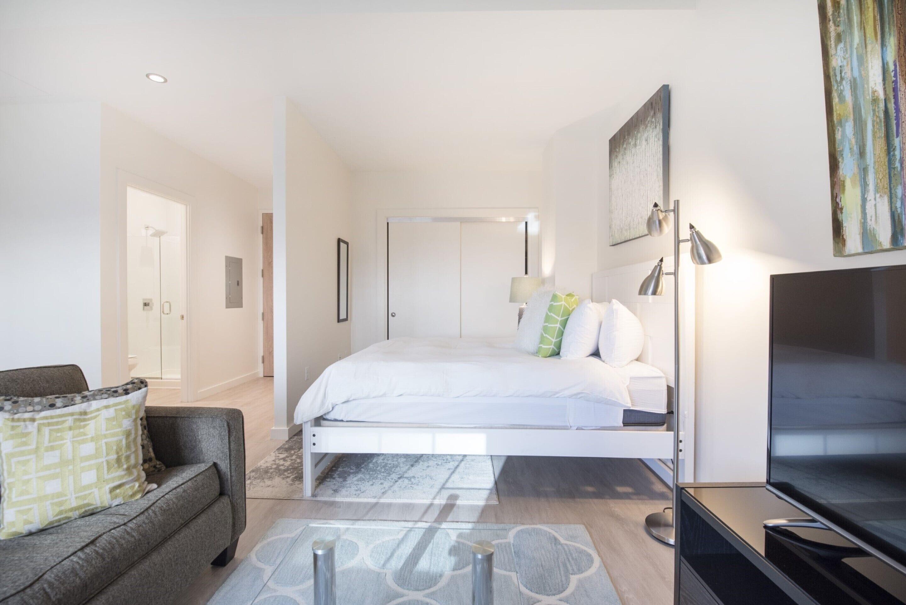 Global Luxury Downtown *