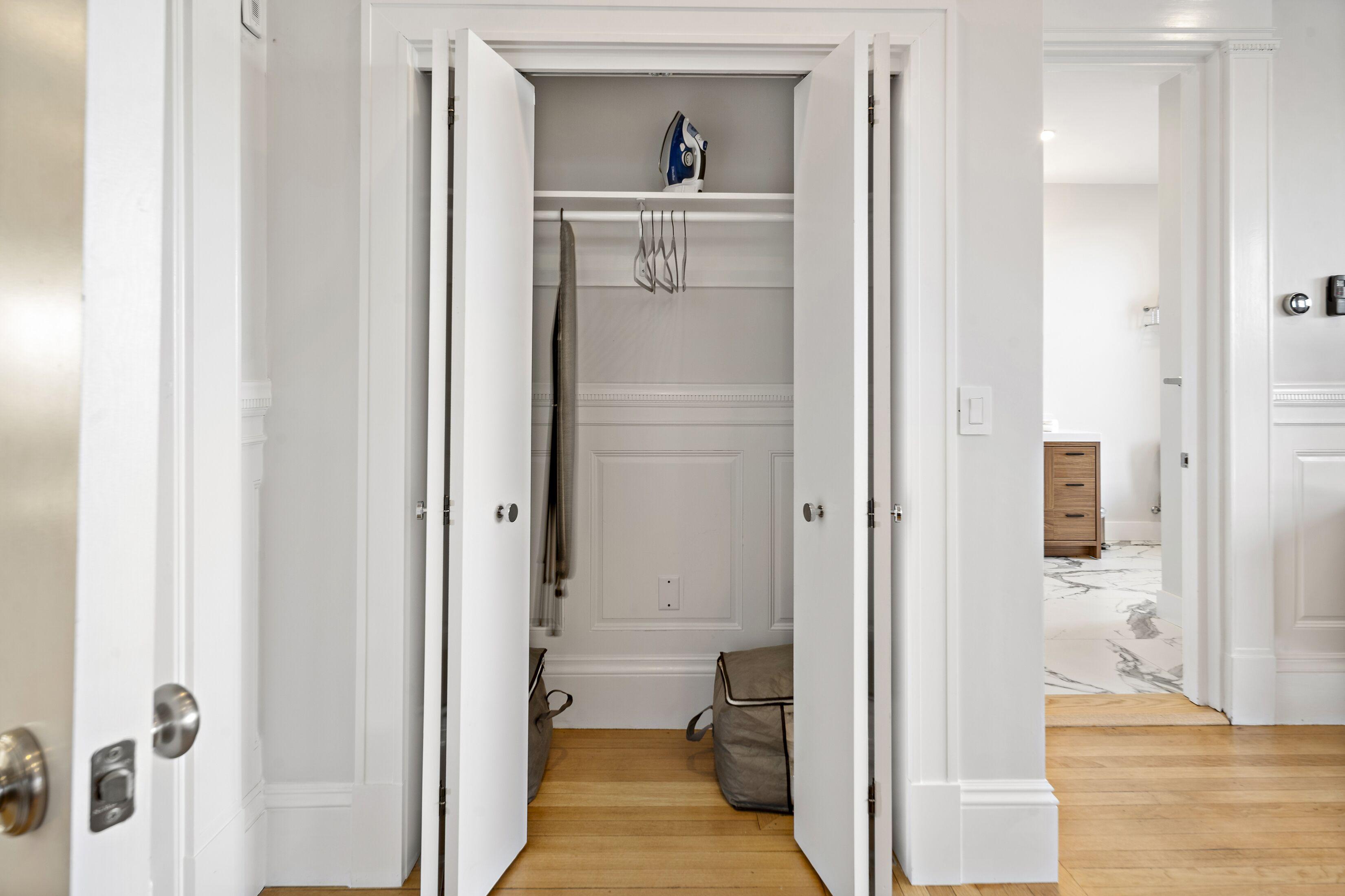 The Gryphon House Bed & Breakfast Boston