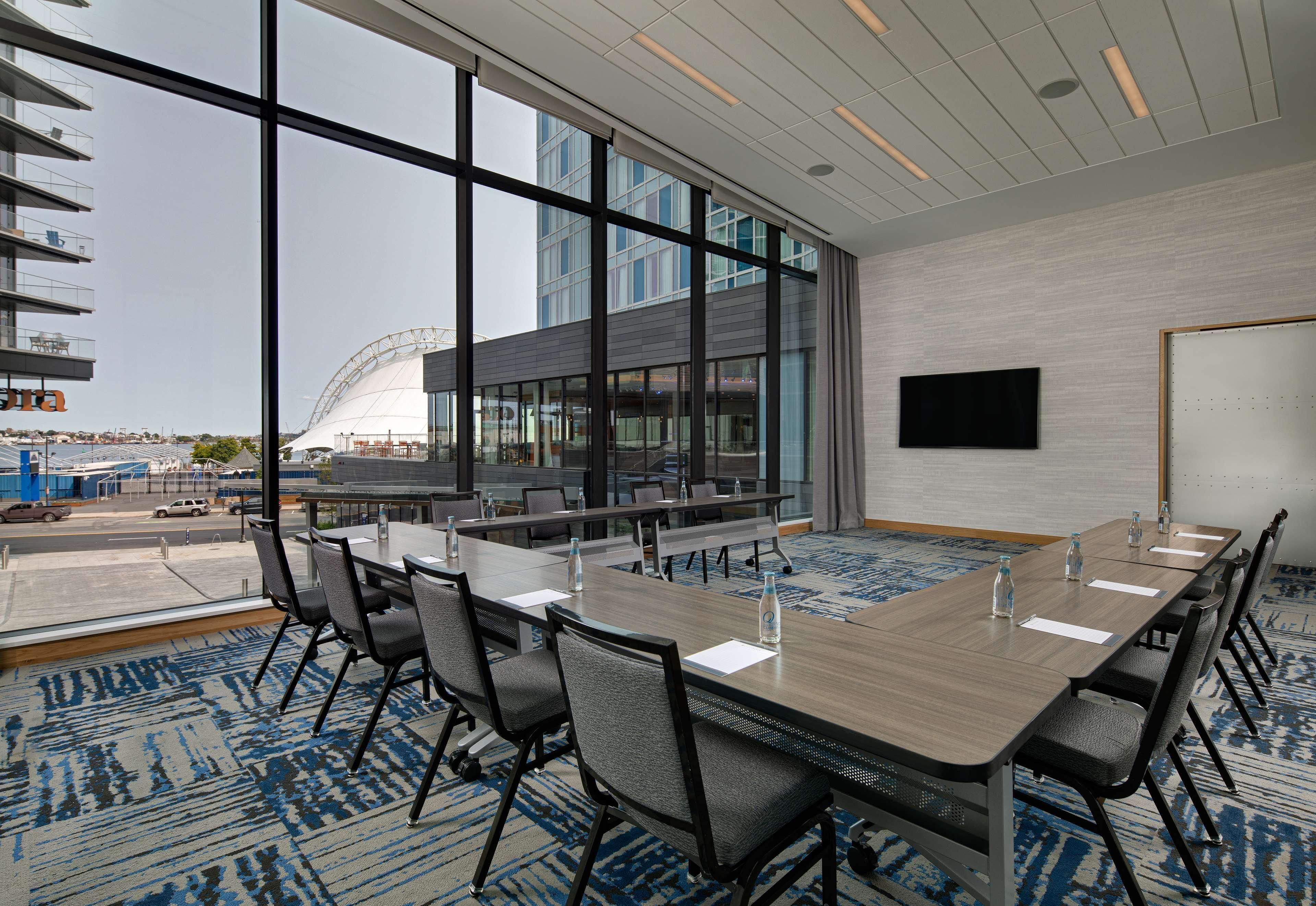 Hyatt Place Boston/seaport District Hotel 3*