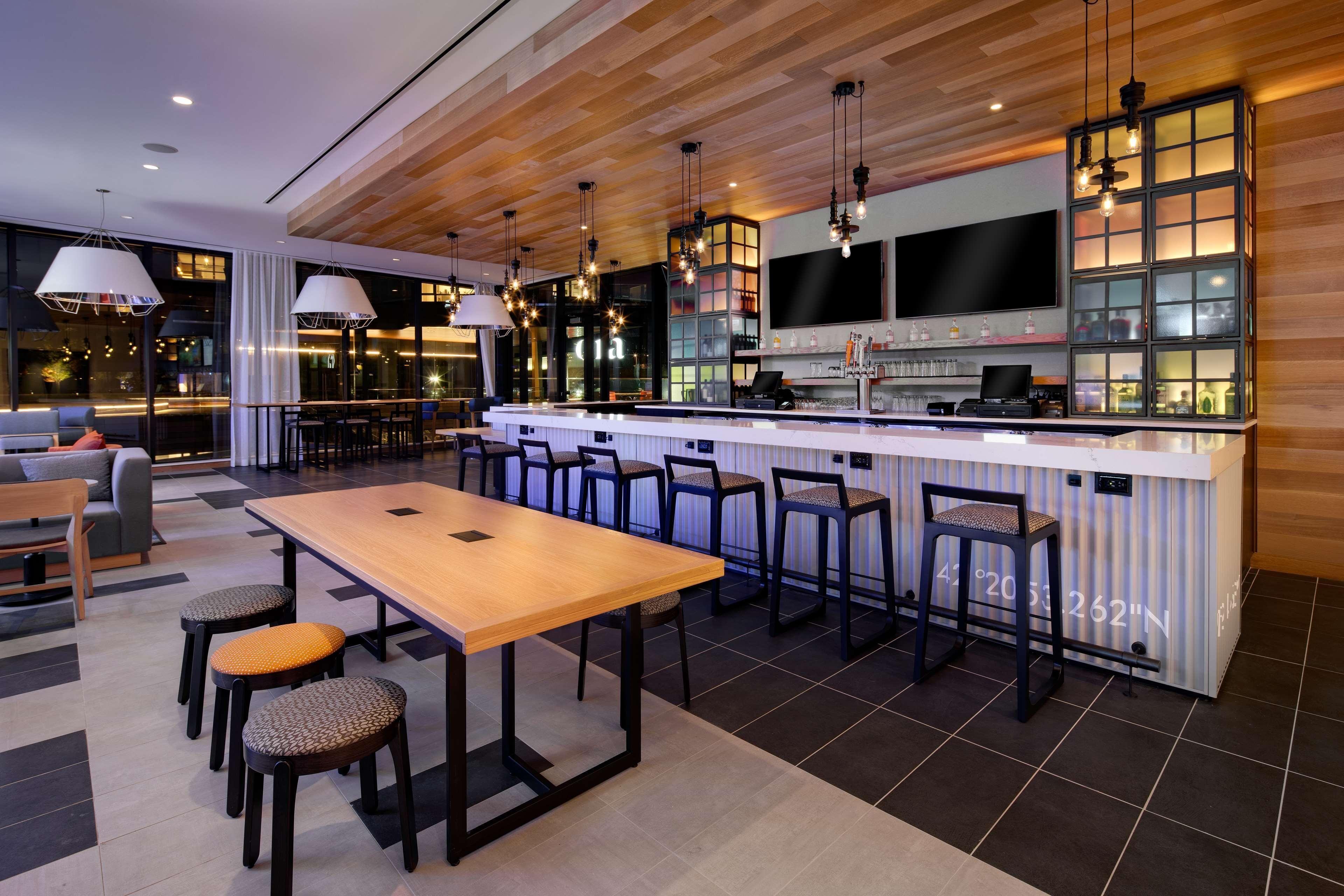 Hyatt Place Boston/seaport District Hotel 3*