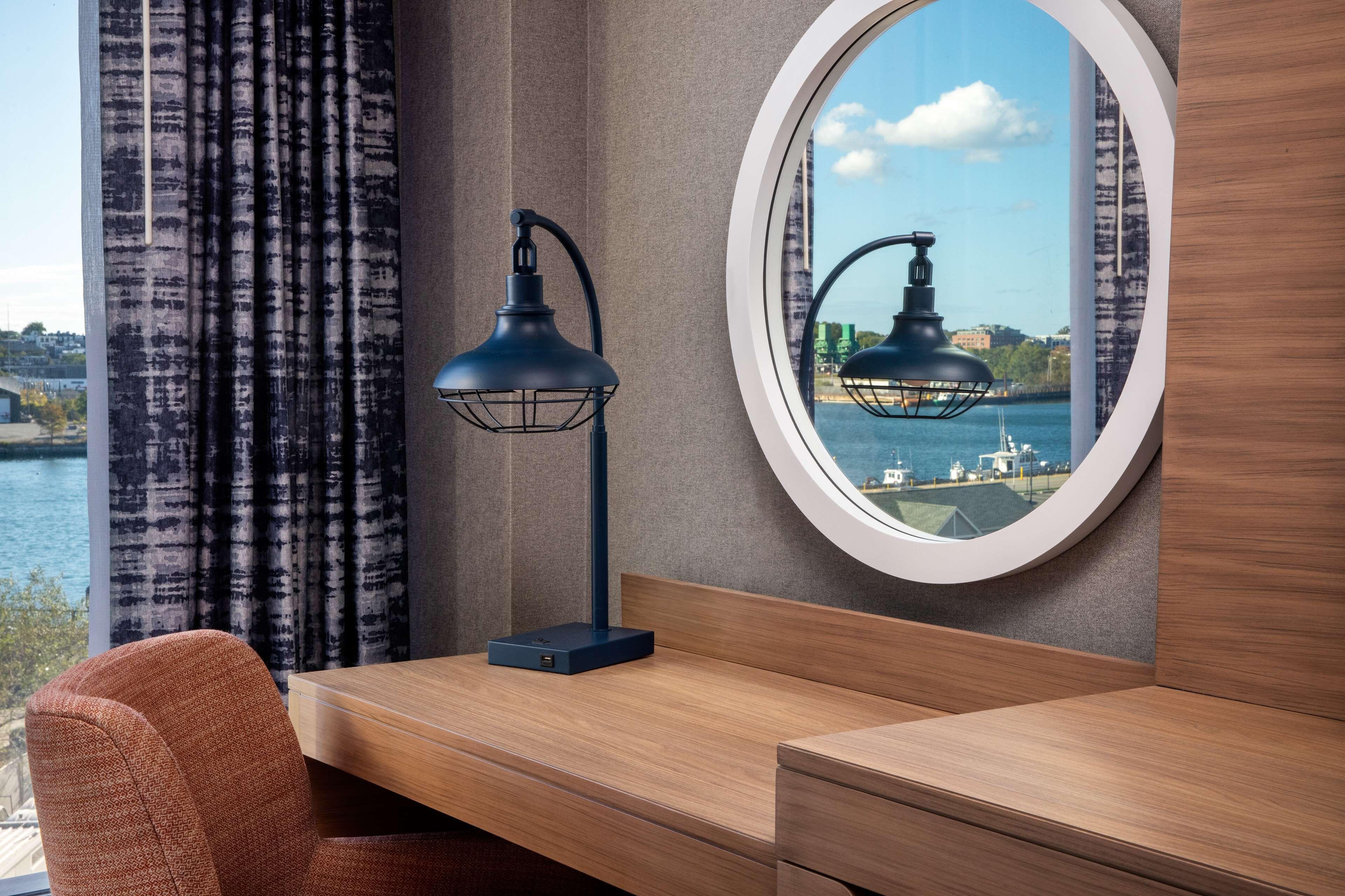 Hampton Seaport District 3* Boston