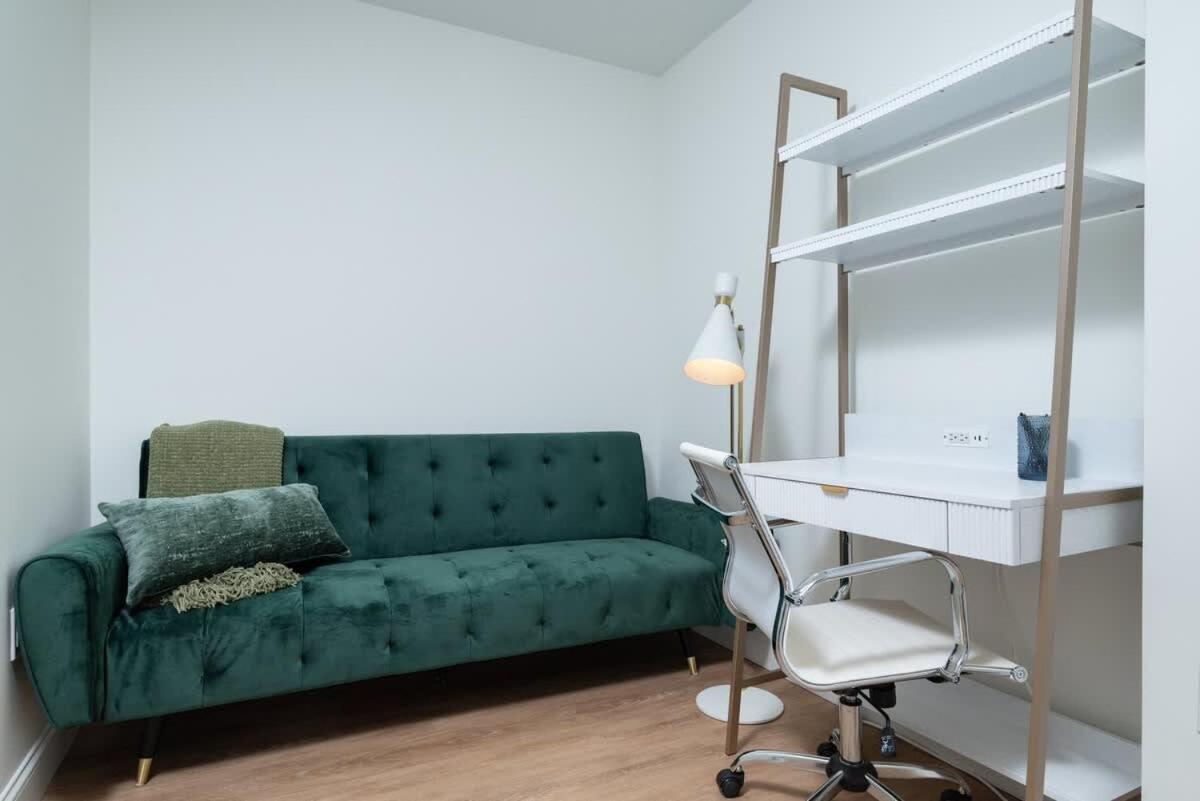 Apartment 3br & Den Penthouse Common Mgh & Tufts Boston