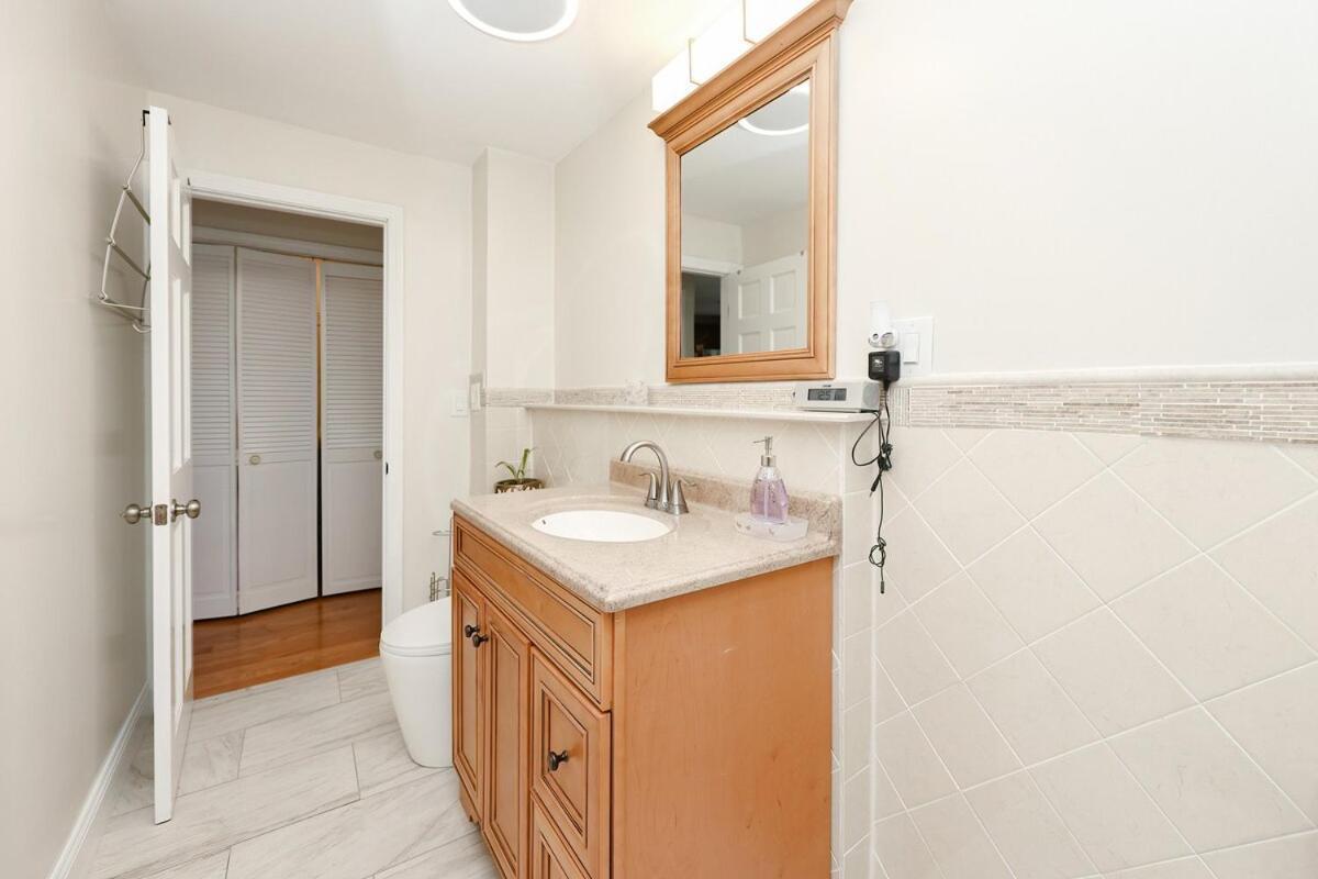 Eastie Roomy 3br With Easy And Airport Access Boston