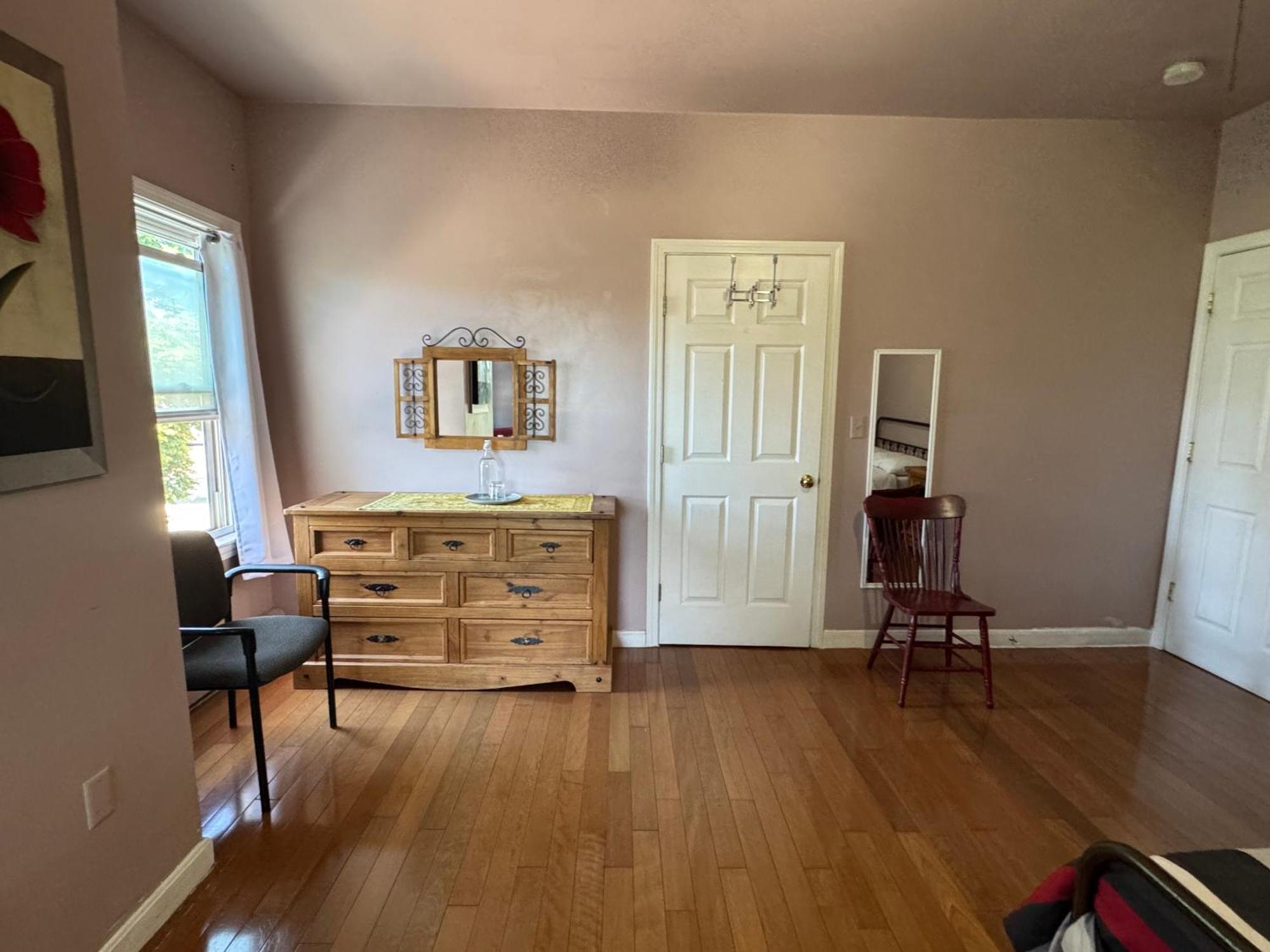 Homestay Beautiful Victorian House, Boston