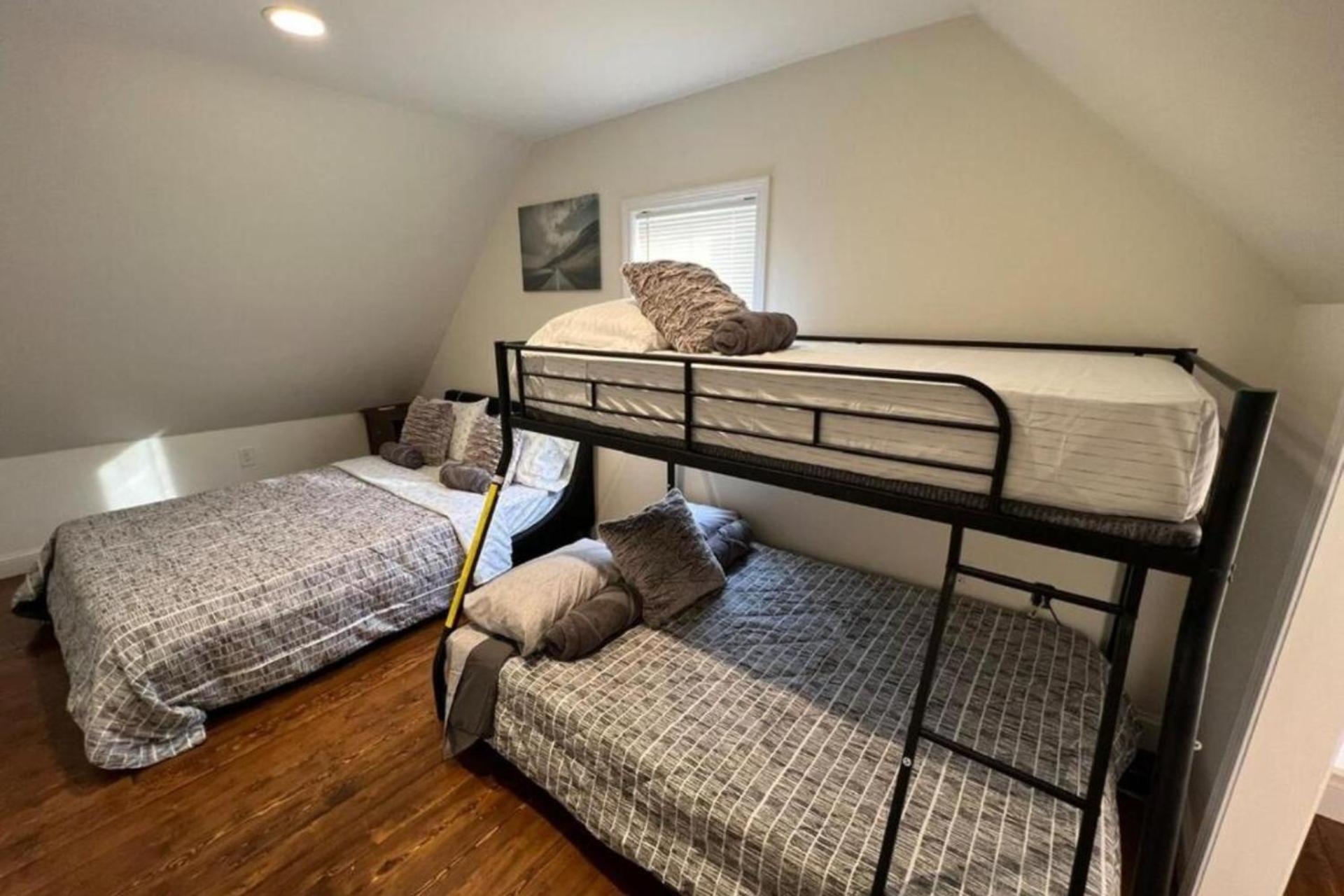 988 - 2 4br Cozy Getaway Near Geneva Cliffs