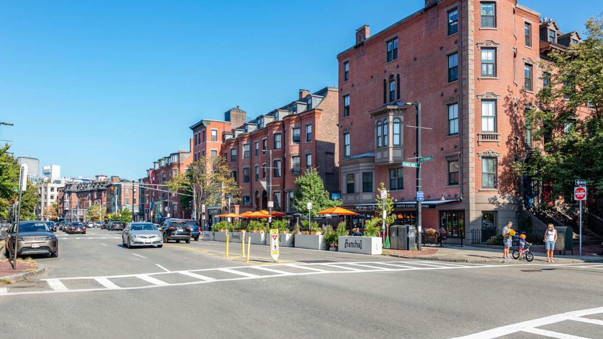 Family With Pool And Gym Lovely Apartment Boston