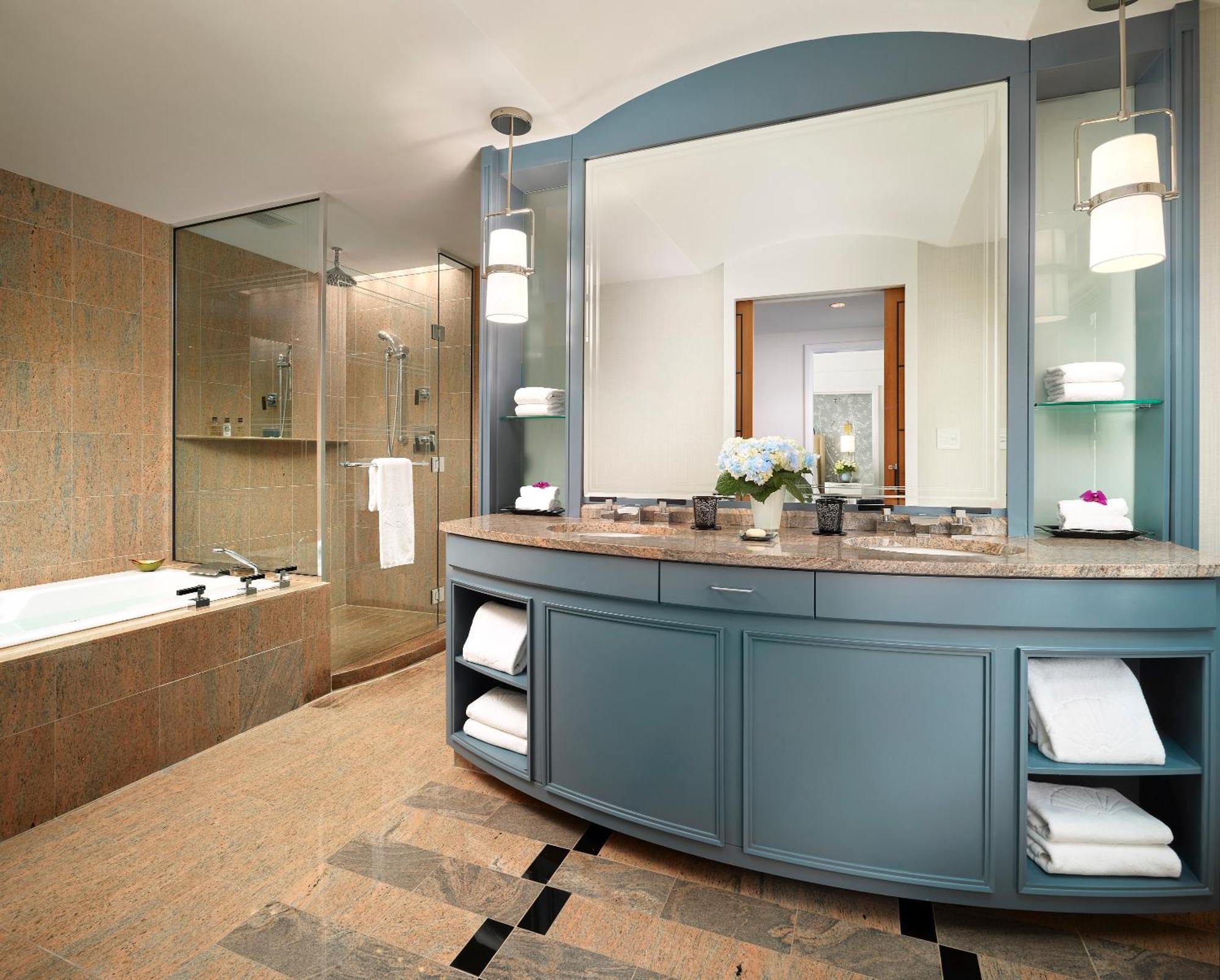 Mandarin Oriental, Hotel