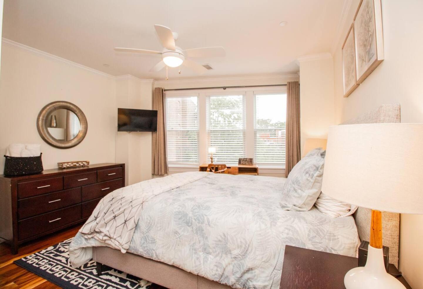 2 Bedroom Unit W Elevator & In-unit Laundry