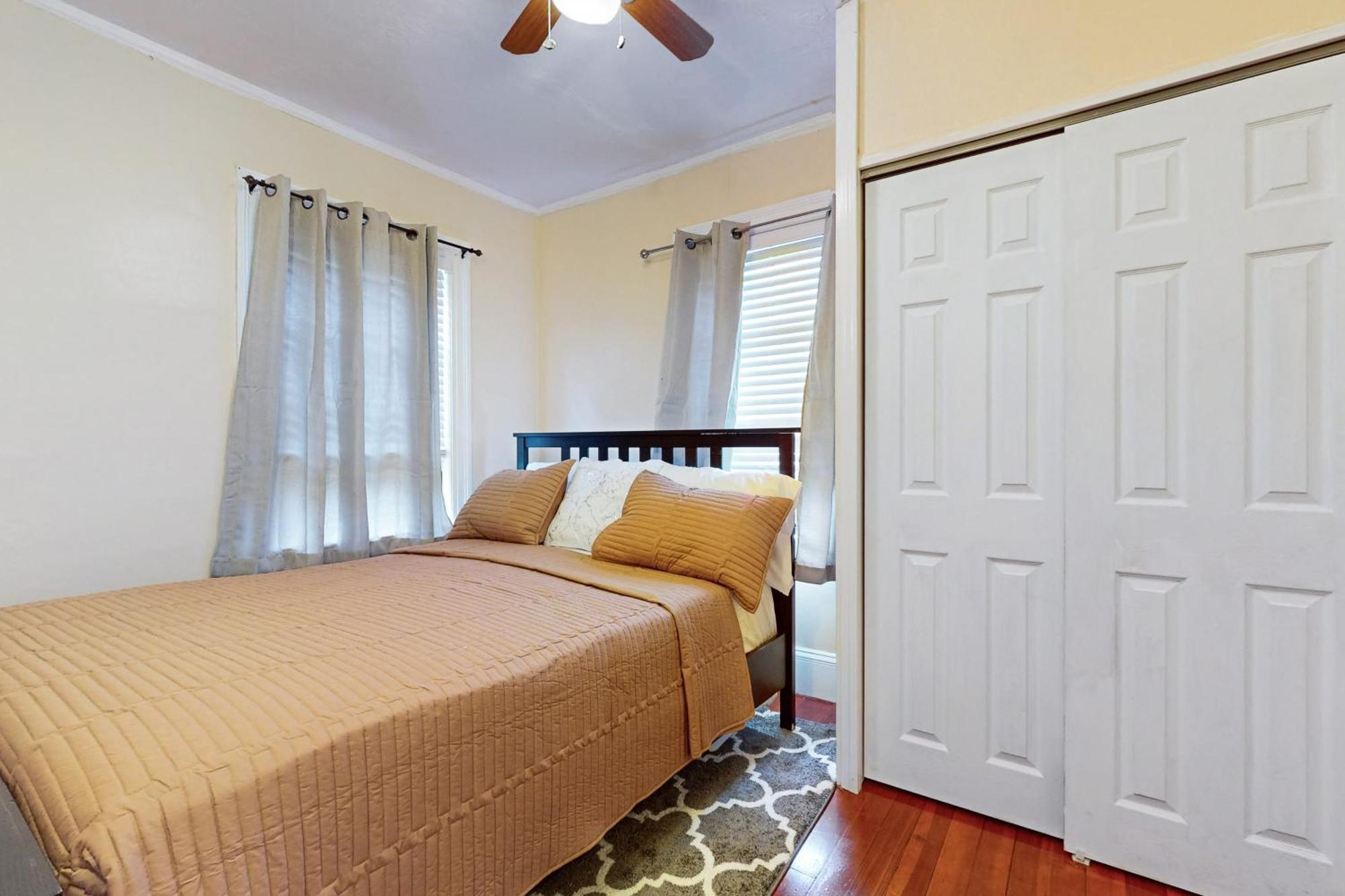 3 Mi To Franklin Park Zoo! Bright Residential *