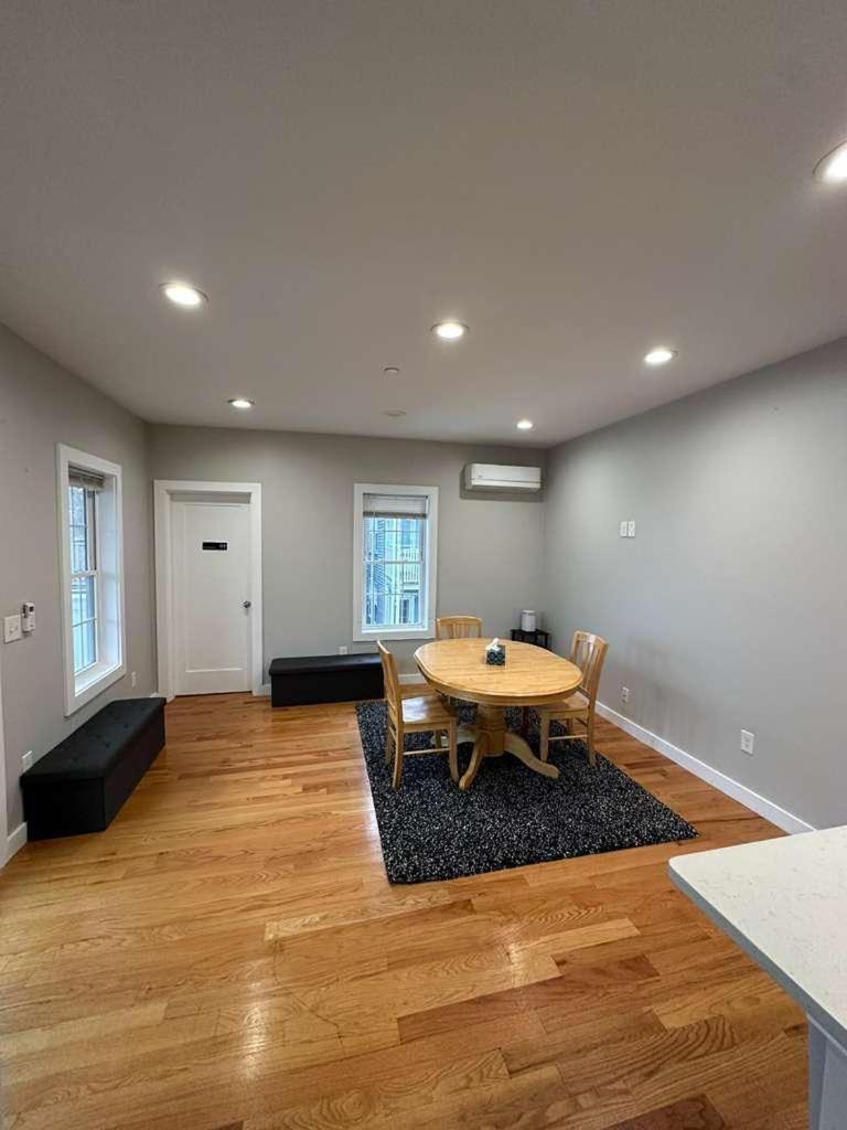 In West Bellflower Street Bed & Breakfast *