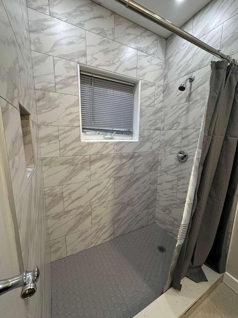 In West Bellflower Street Bed & Breakfast *