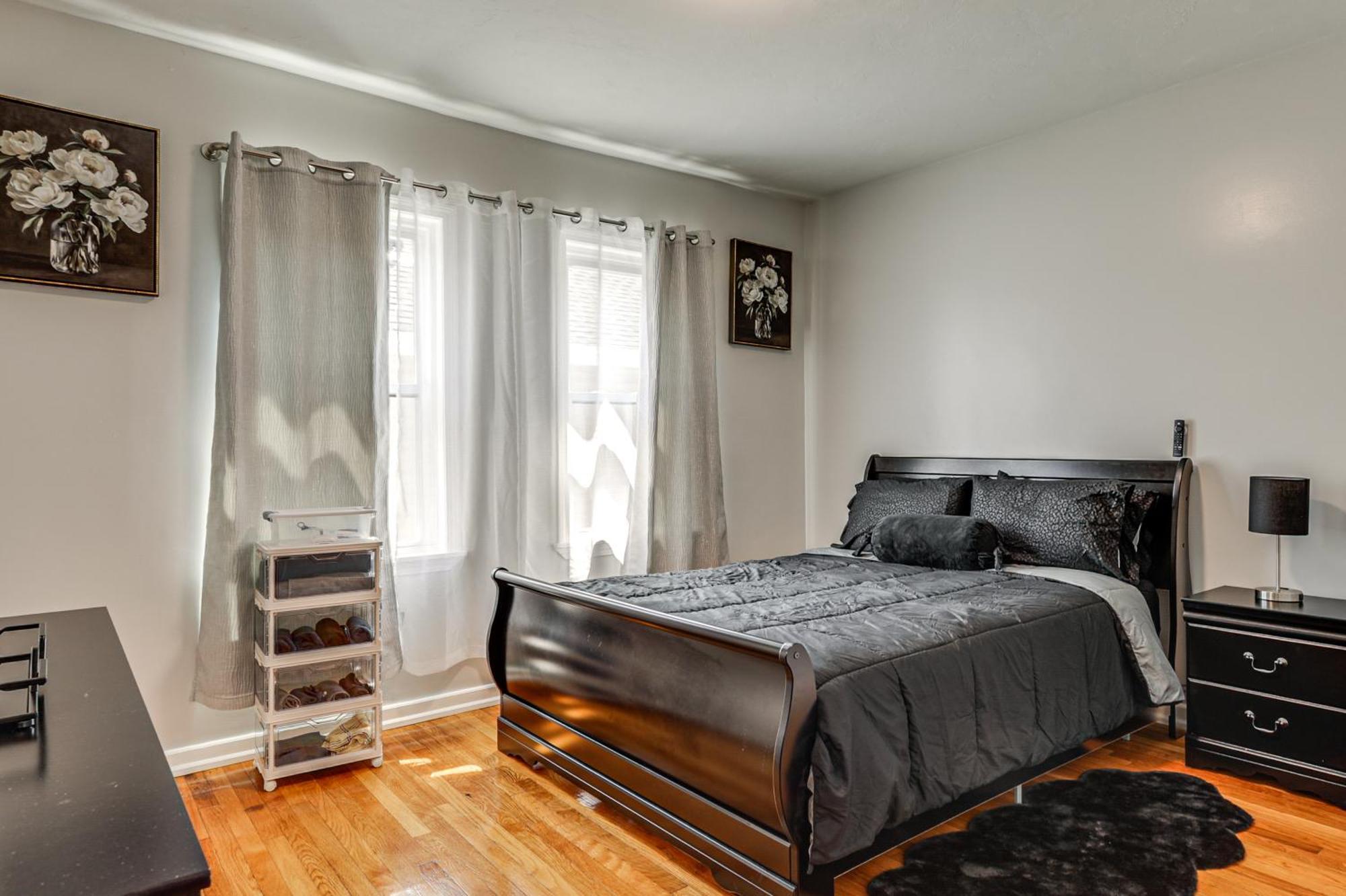 Holiday home 4,500-sq-ft Suburban By Franklin Park! Boston