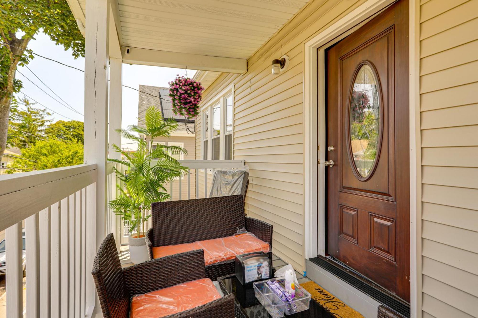 4,500-sq-ft Suburban By Franklin Park! Holiday home *