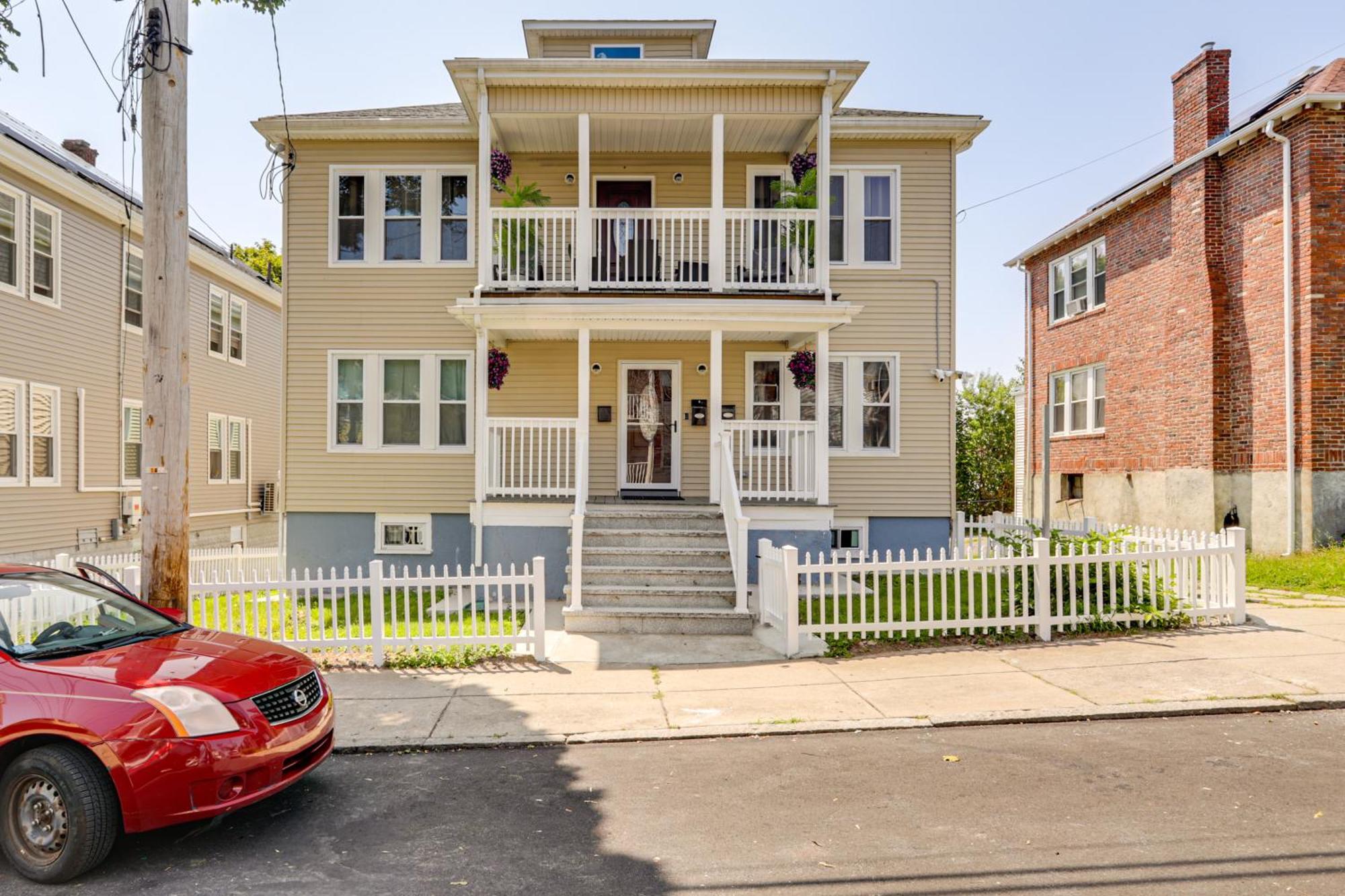 4,500-sq-ft Suburban By Franklin Park! Boston