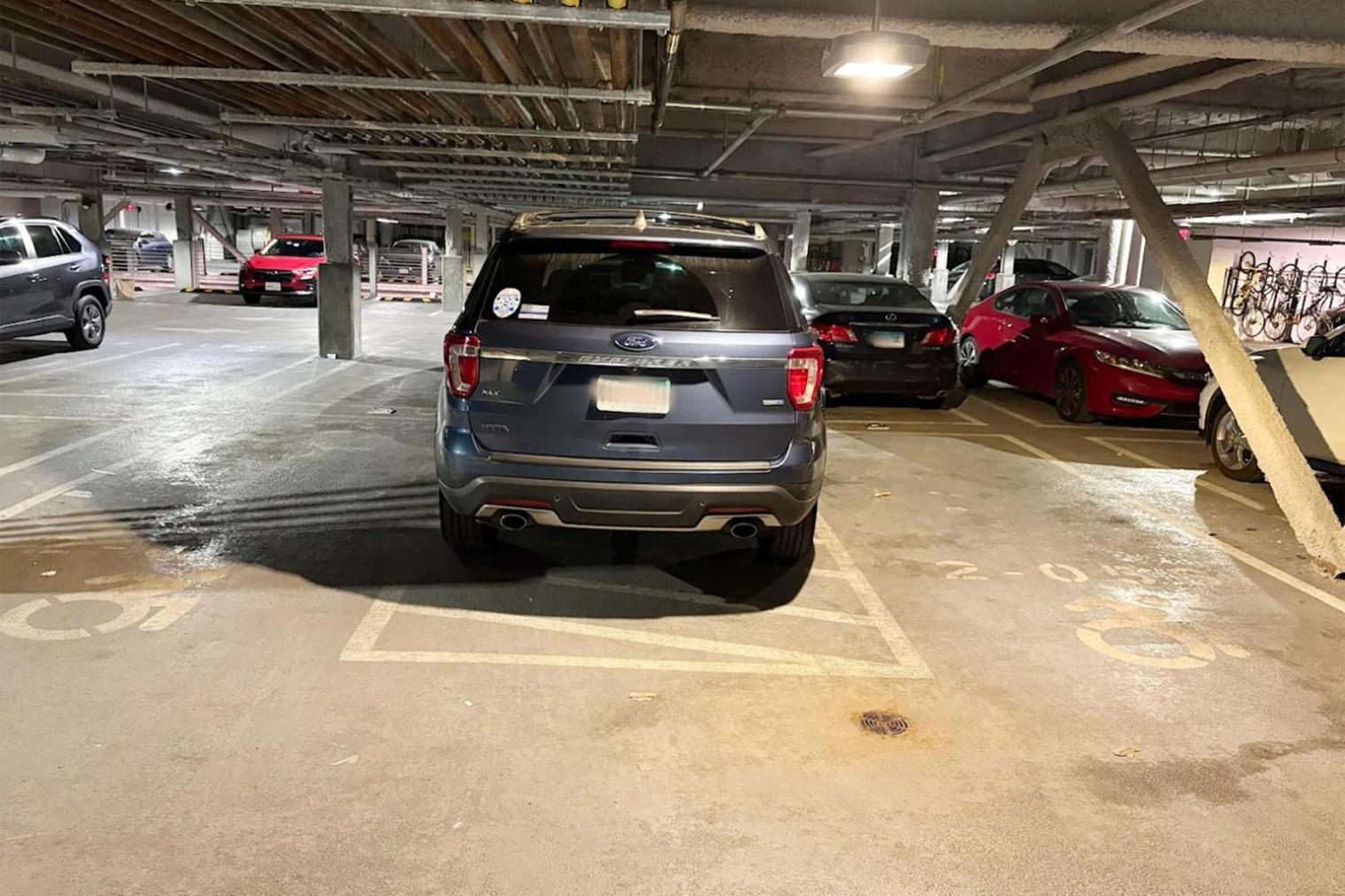 Brighton 1br W Wd Pool Gym Nr Line Bos-849 *