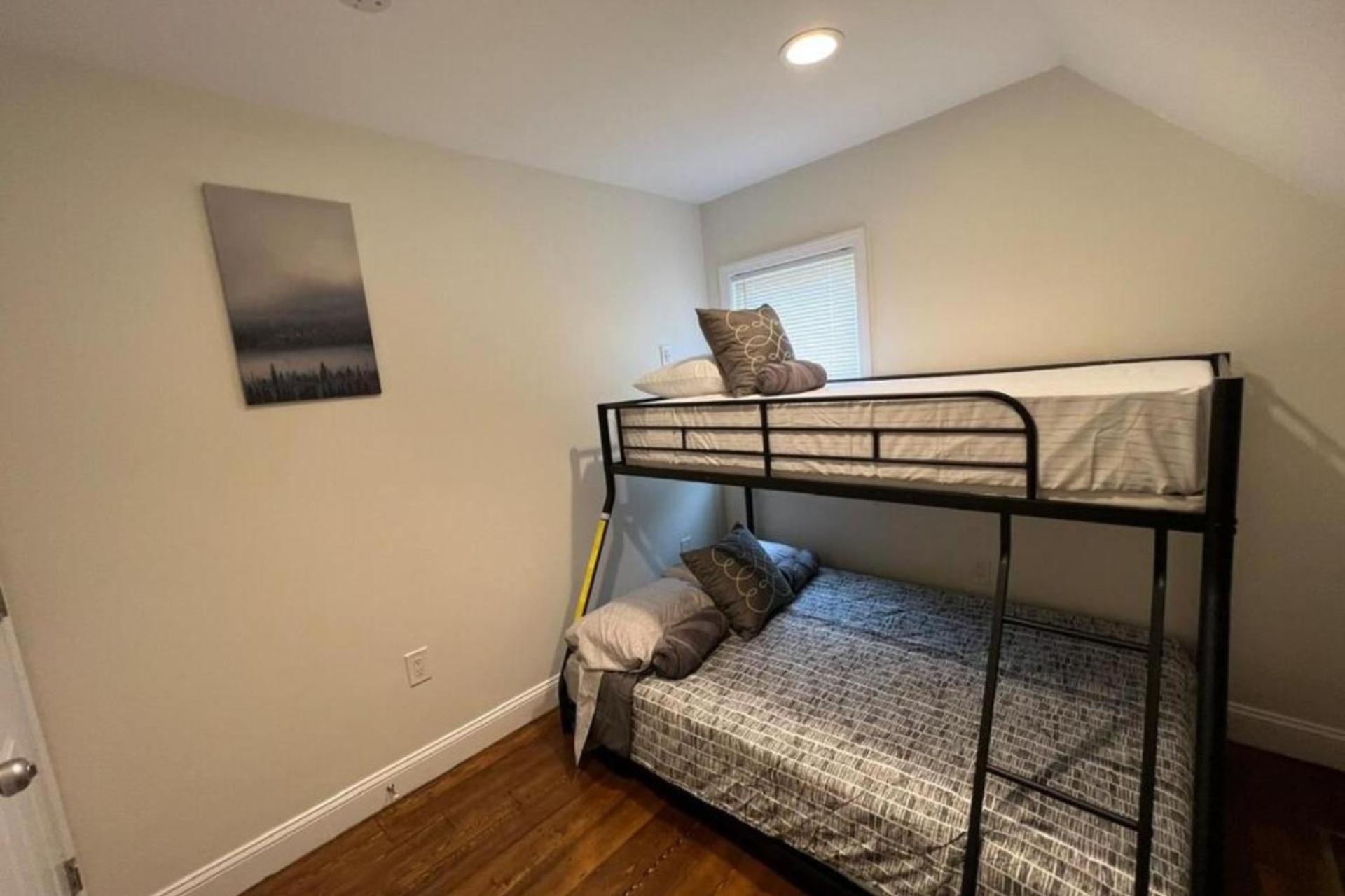Apartment 988 - 2 4br Cozy Getaway Near Geneva Cliffs