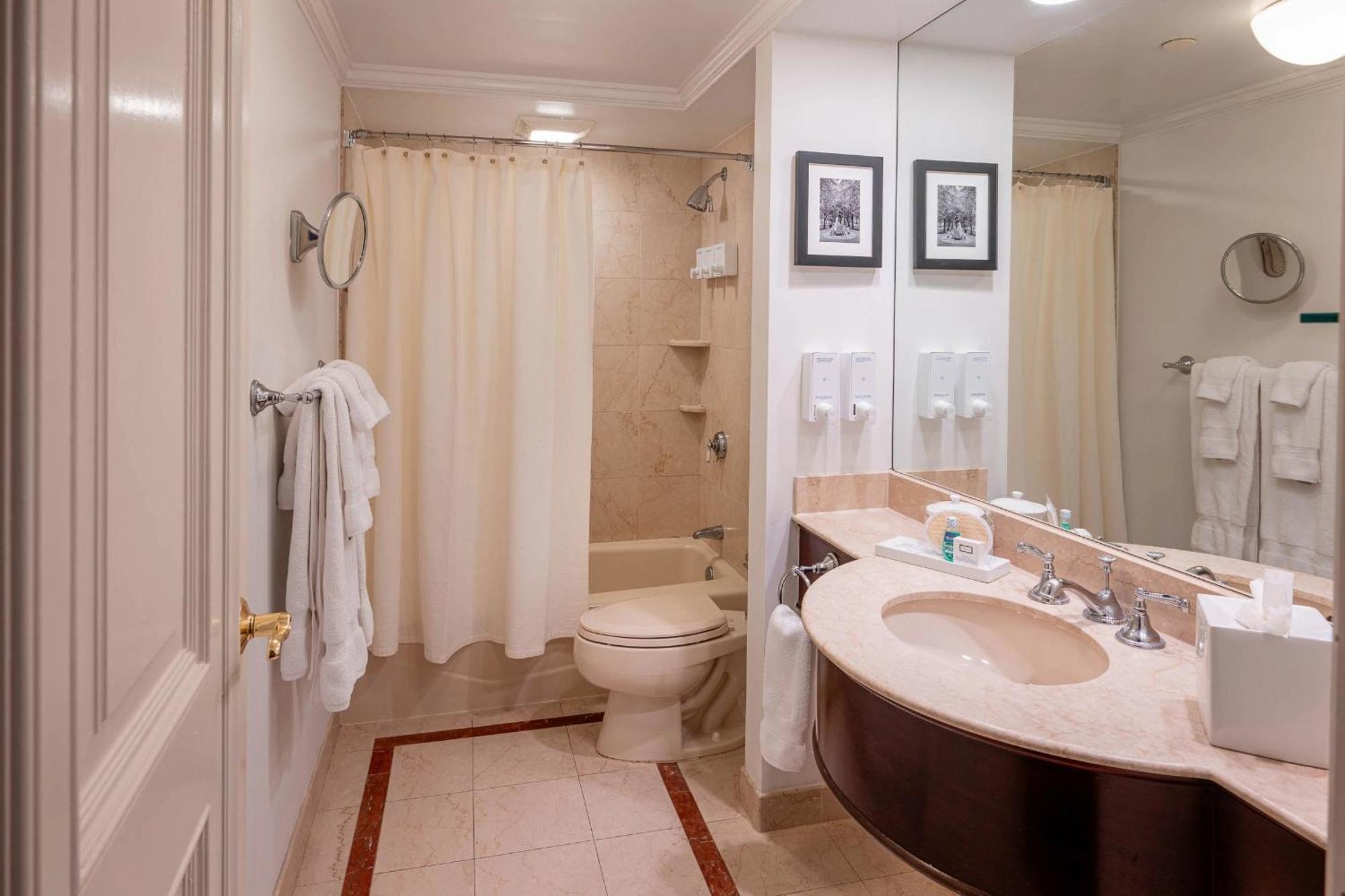 The Lenox 4*