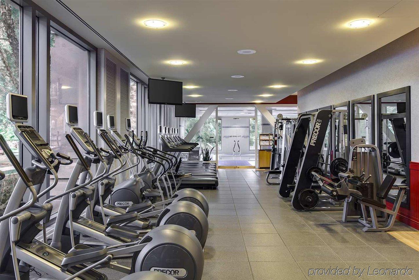 Hilton Logan Airport 4*