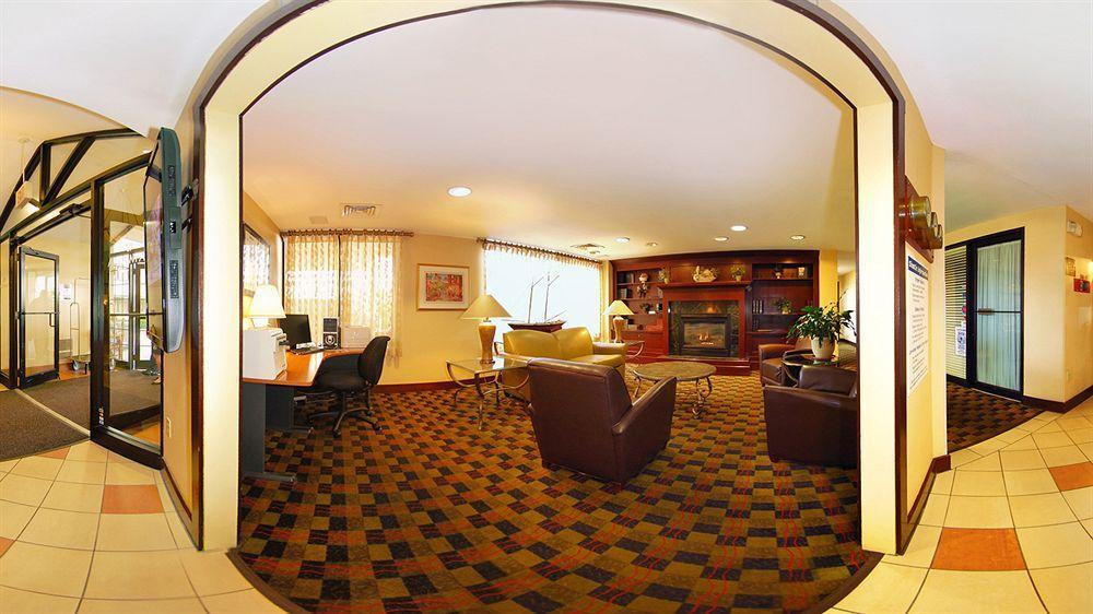 Hotel Ramada By Wyndham Boston