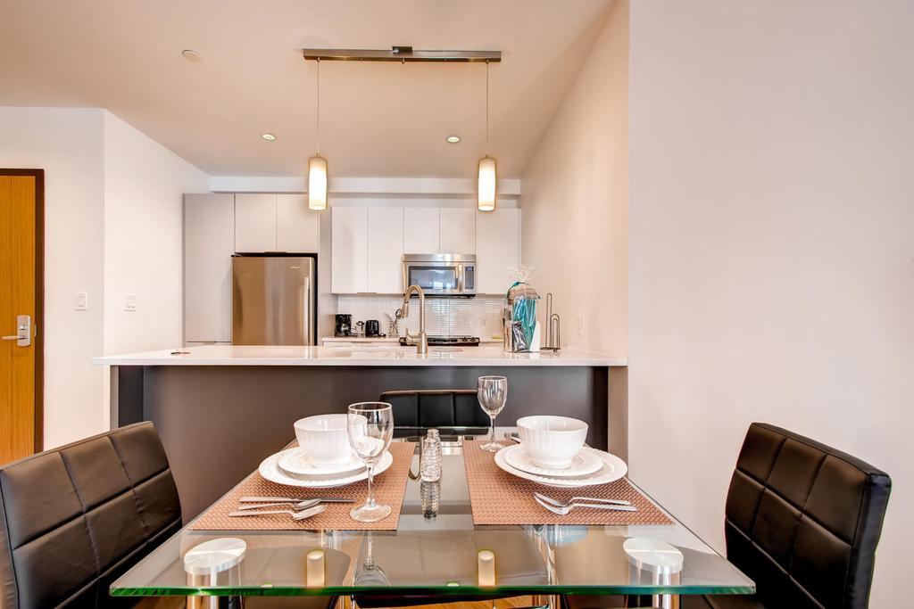 Global Luxury At The Financial District *