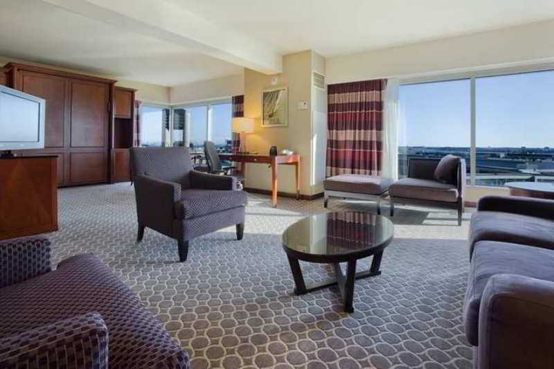 Hilton Logan Airport Hotel