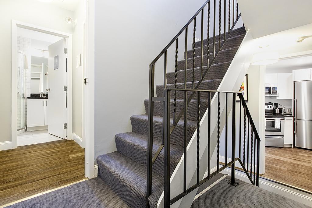 Apartment Quarters On Dot By Thatch