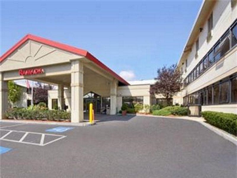 Hotel Ramada By Wyndham 3*