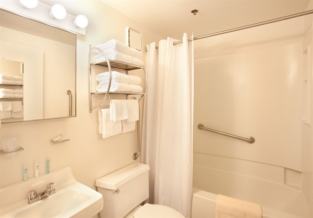 Constitution 2* Boston