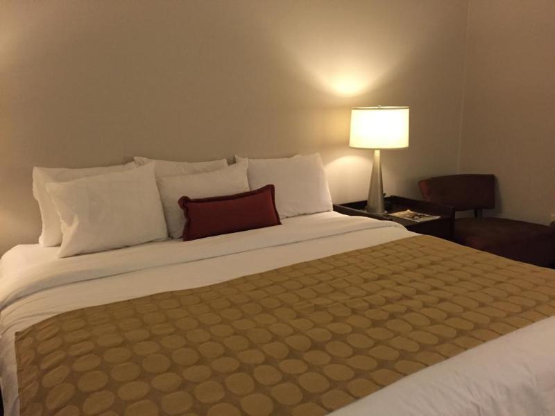 Ramada By Wyndham 3* Boston