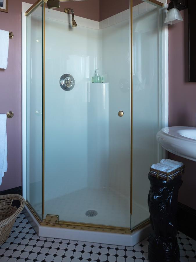 The Gryphon House Couette-café 3*
