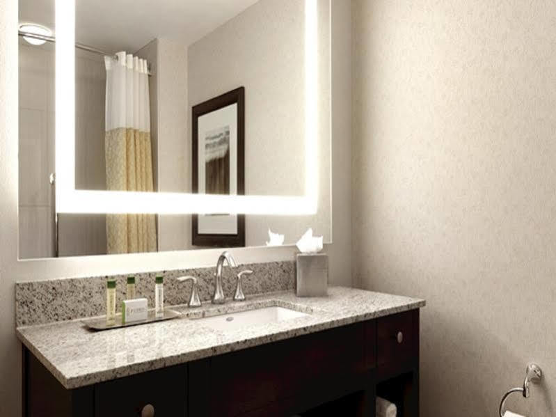 Doubletree By Hilton Bayside Hotel Boston