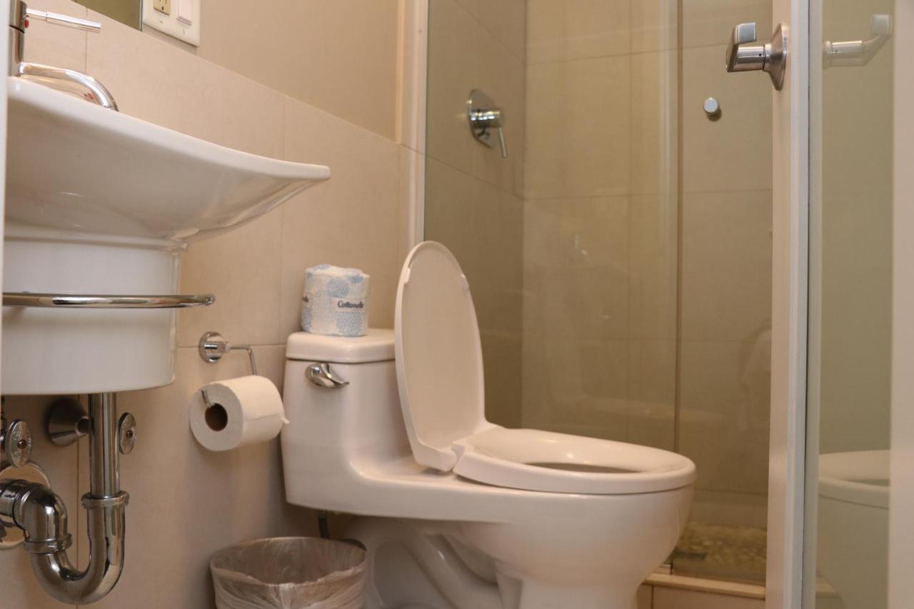 Stylish Newbury Street Studio, #4 Apartment