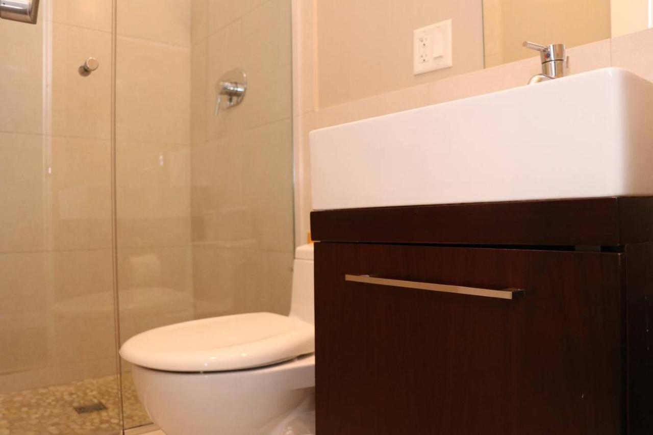 Large Stylish Newbury Street W/ Kitchen Apartment