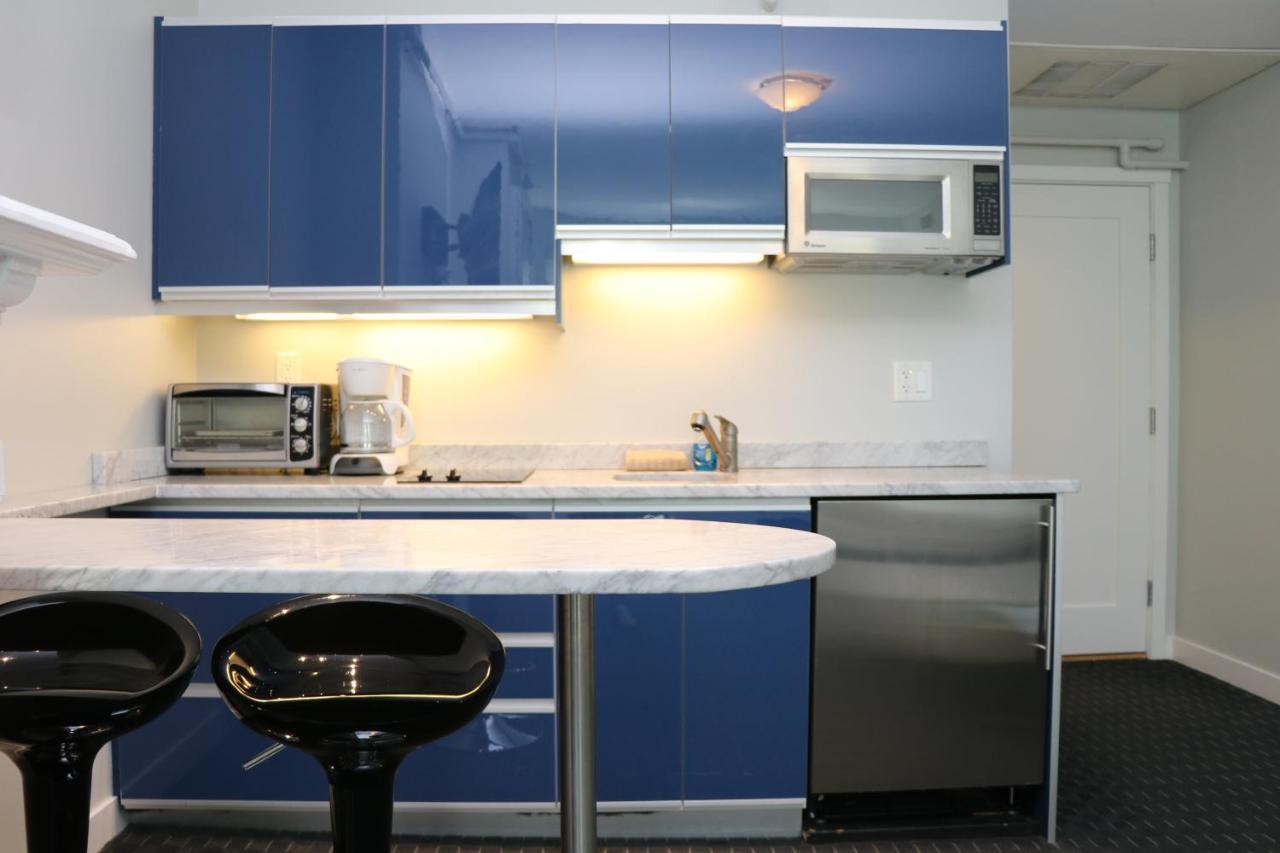 Stylish Newbury Street Studio, #4 Apartment *