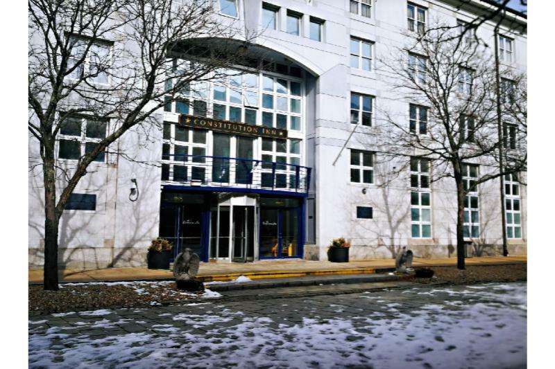 Constitution Hotel 2*