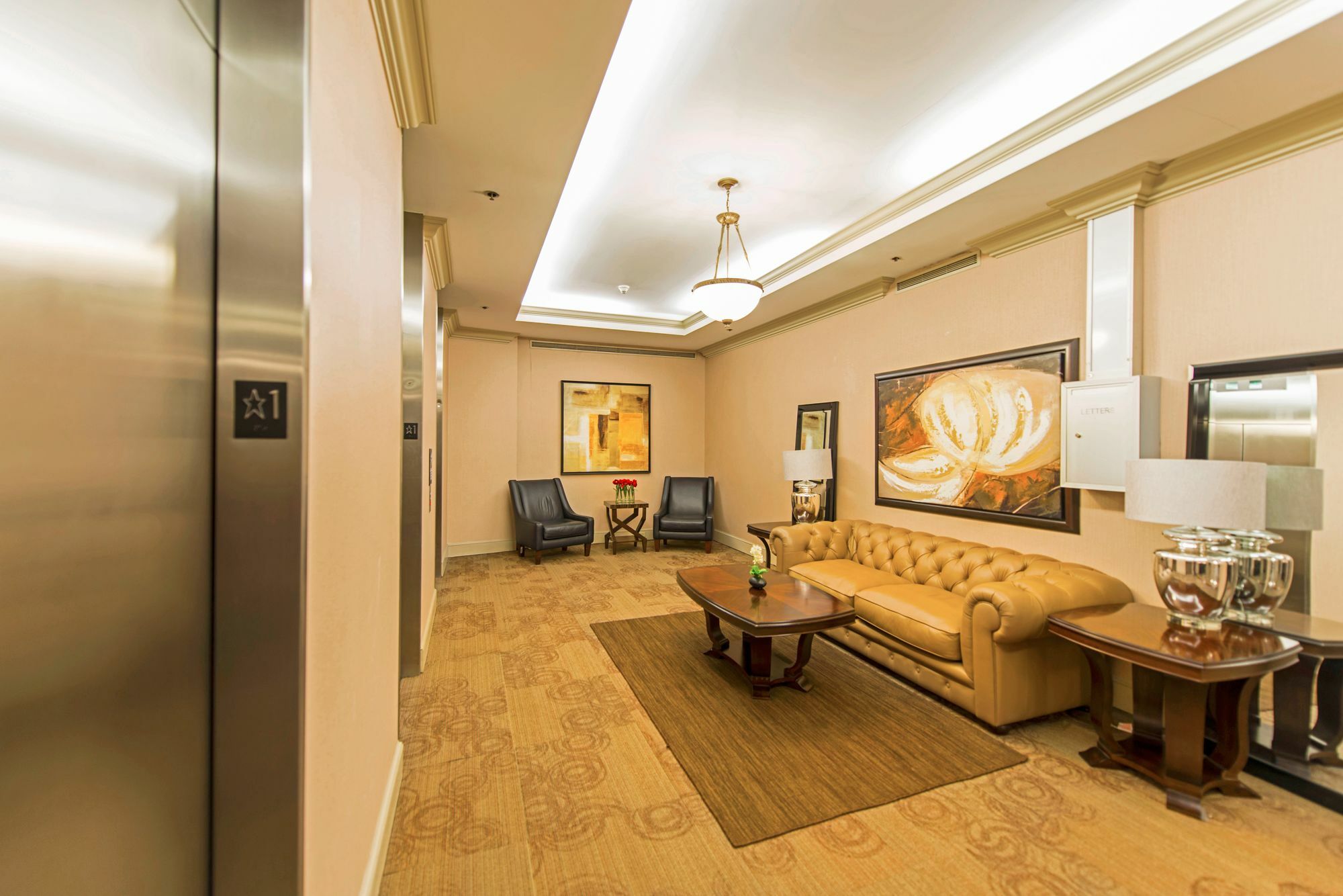 Oakwood At One India Street Apartment *