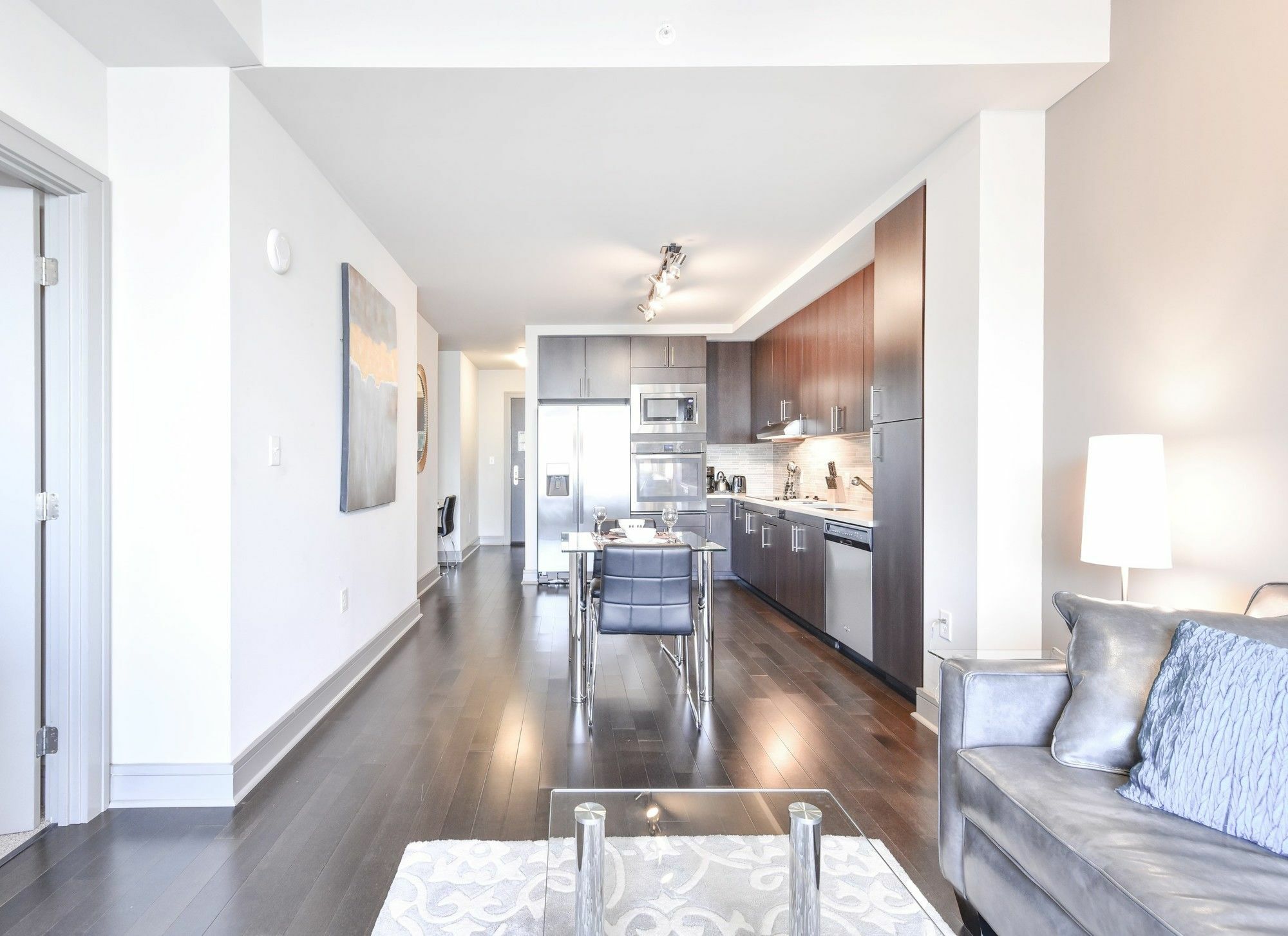 Global Luxury Downtown *