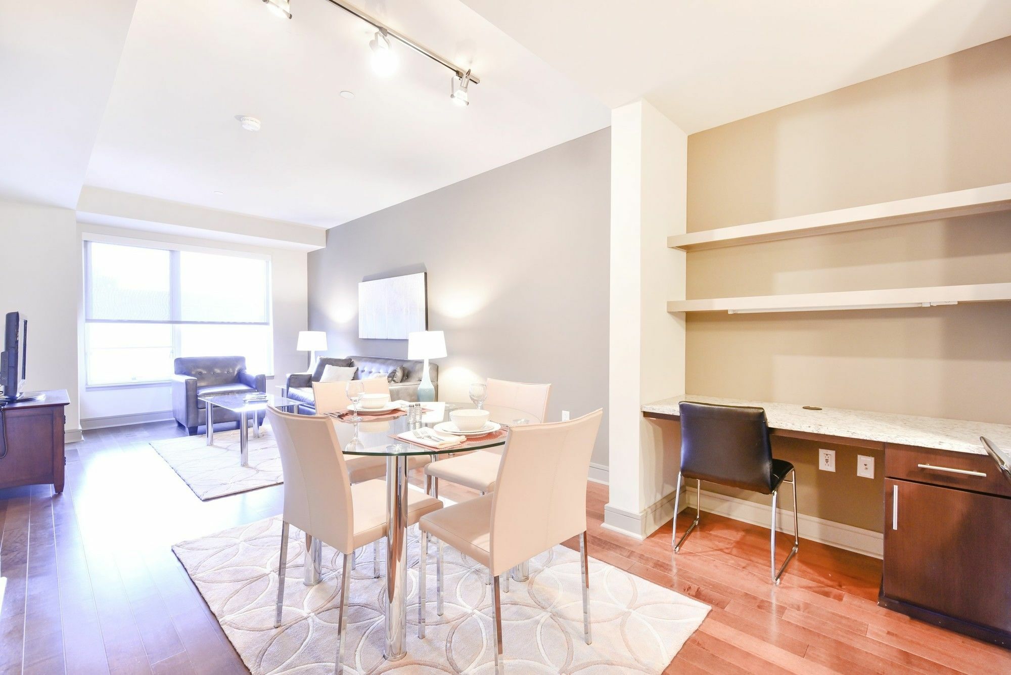 Global Luxury Downtown *