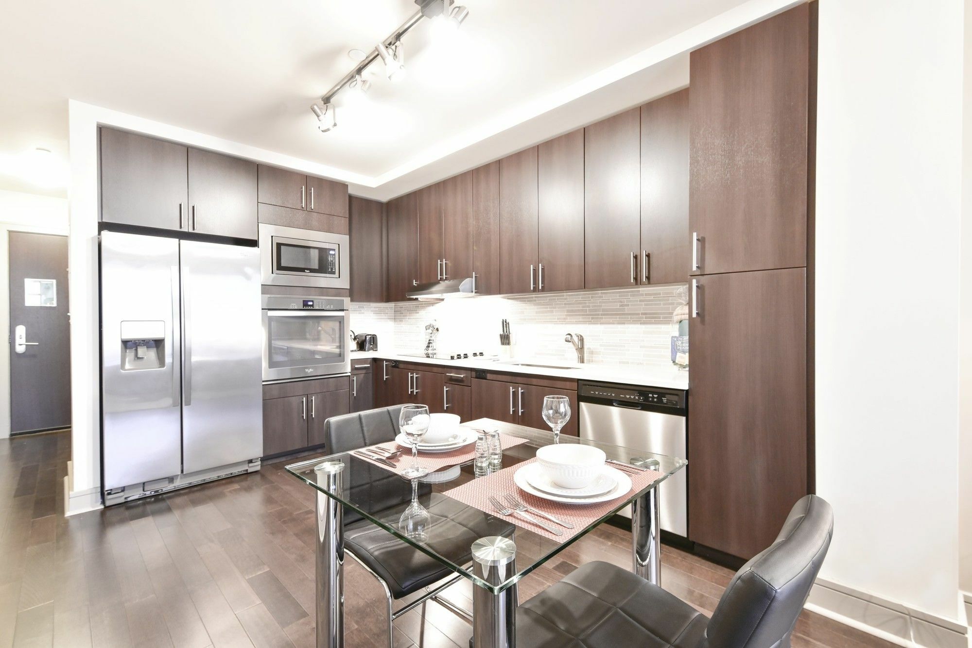 Global Luxury Downtown *